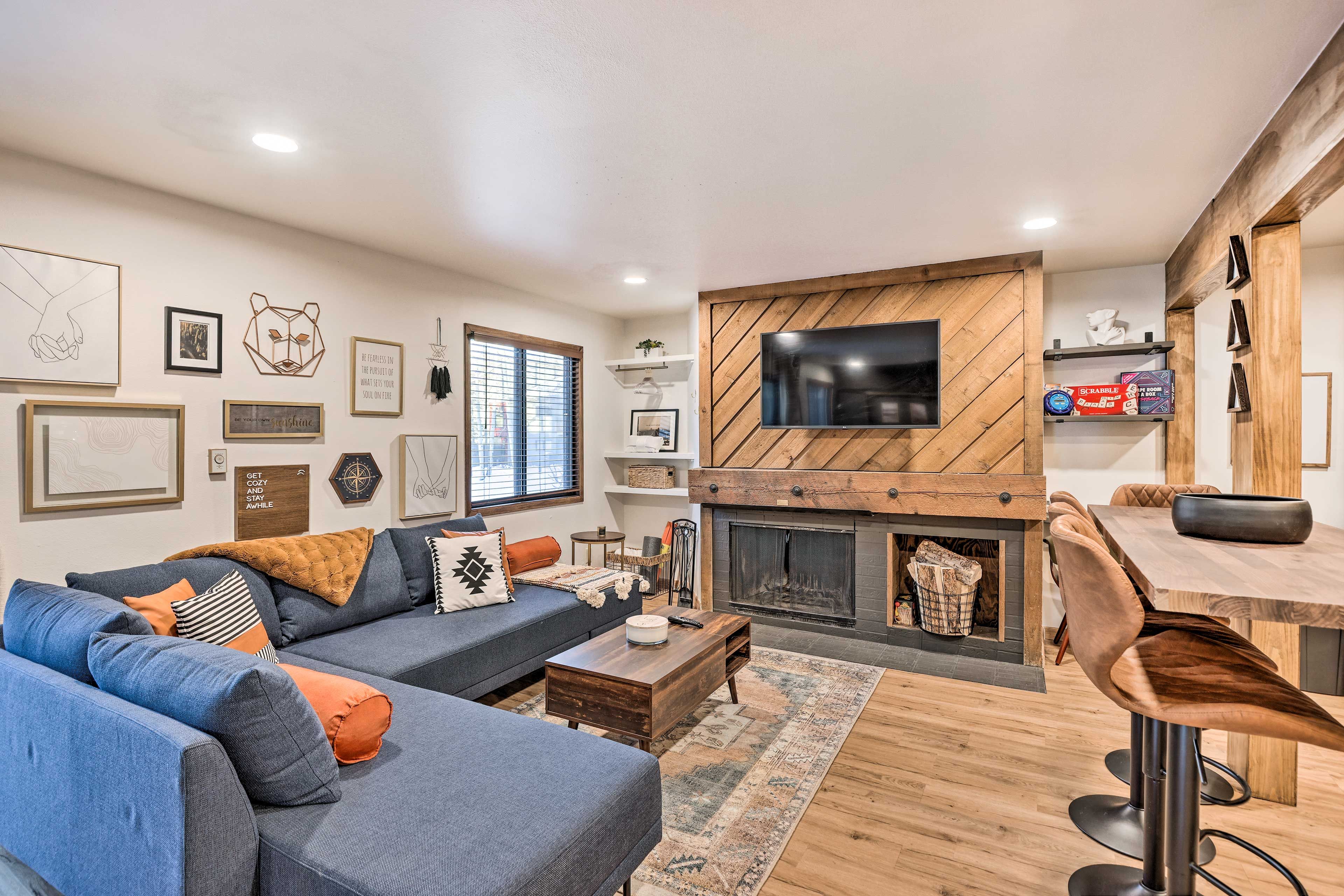 Living Area | Fireplace | Firewood Provided