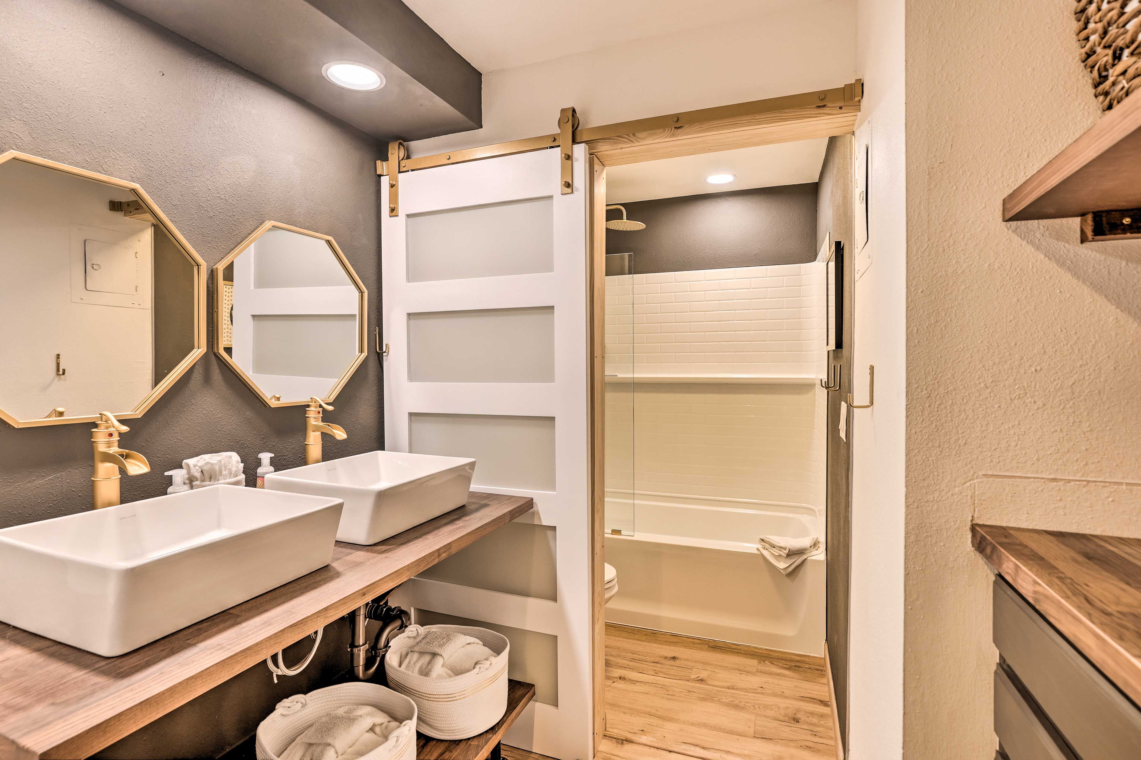 Bathroom | Towels Provided