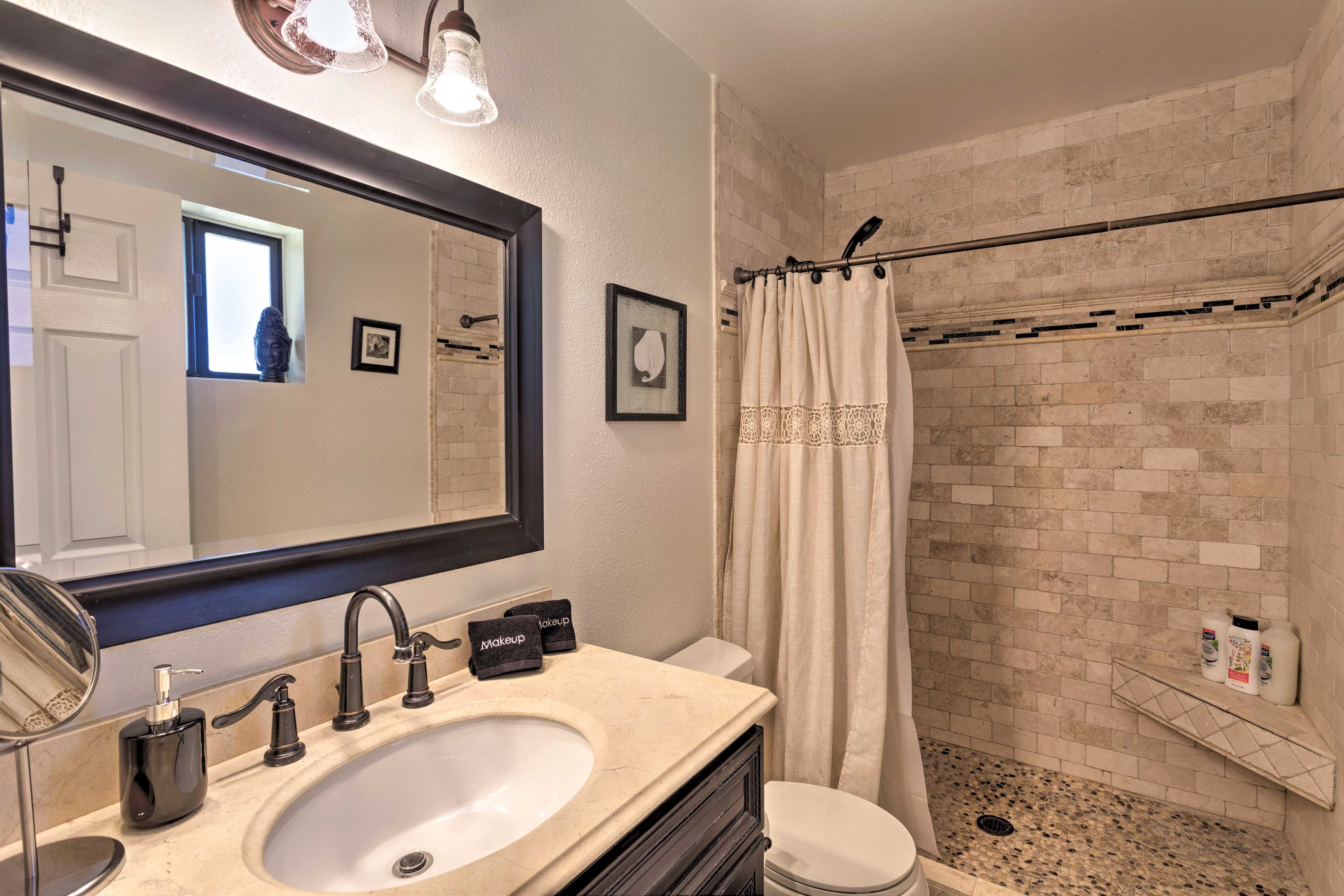 Full Bathroom | Complimentary Toiletries | Hair Dryer | Towels Provided