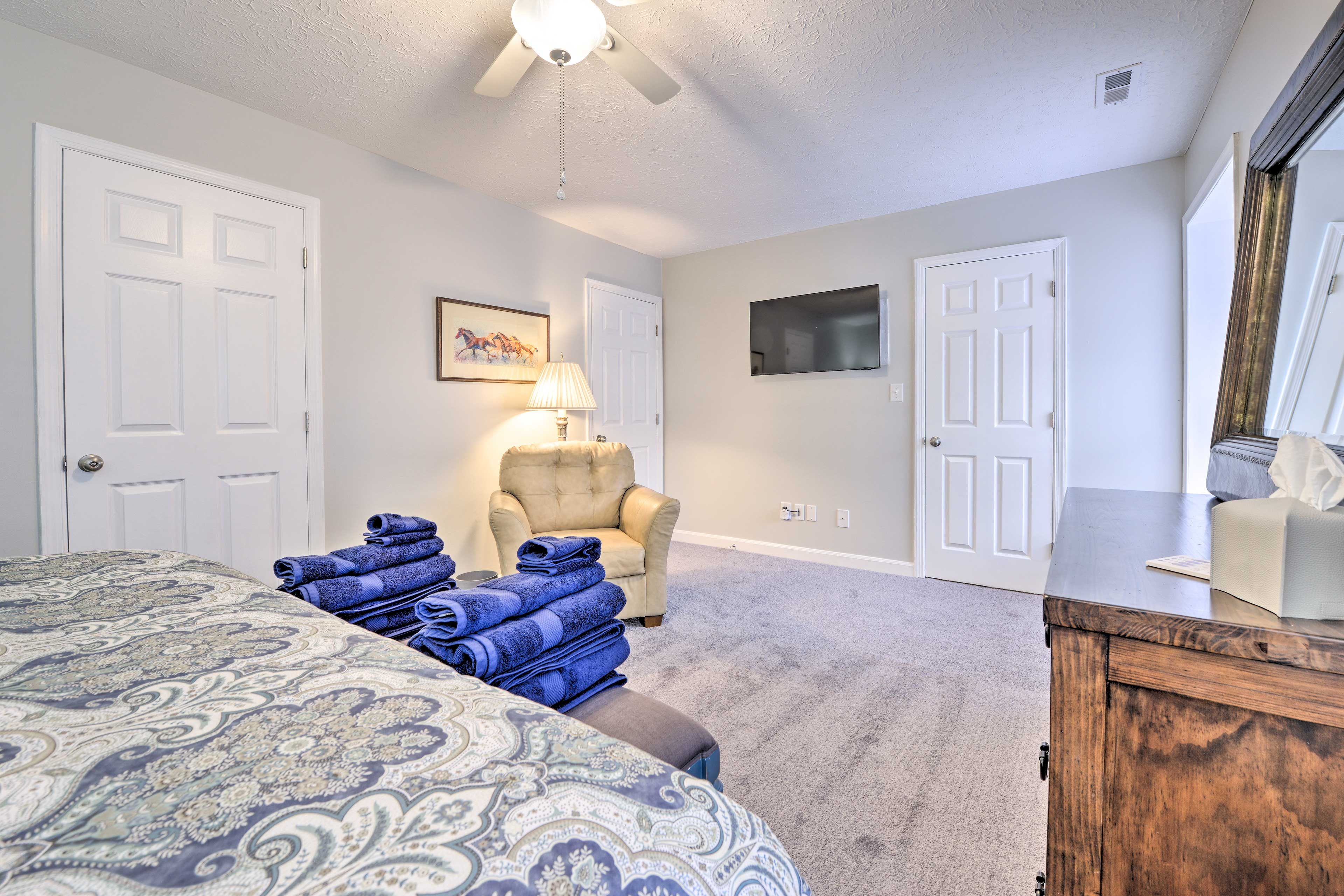 Bedroom 1 | Smart TV