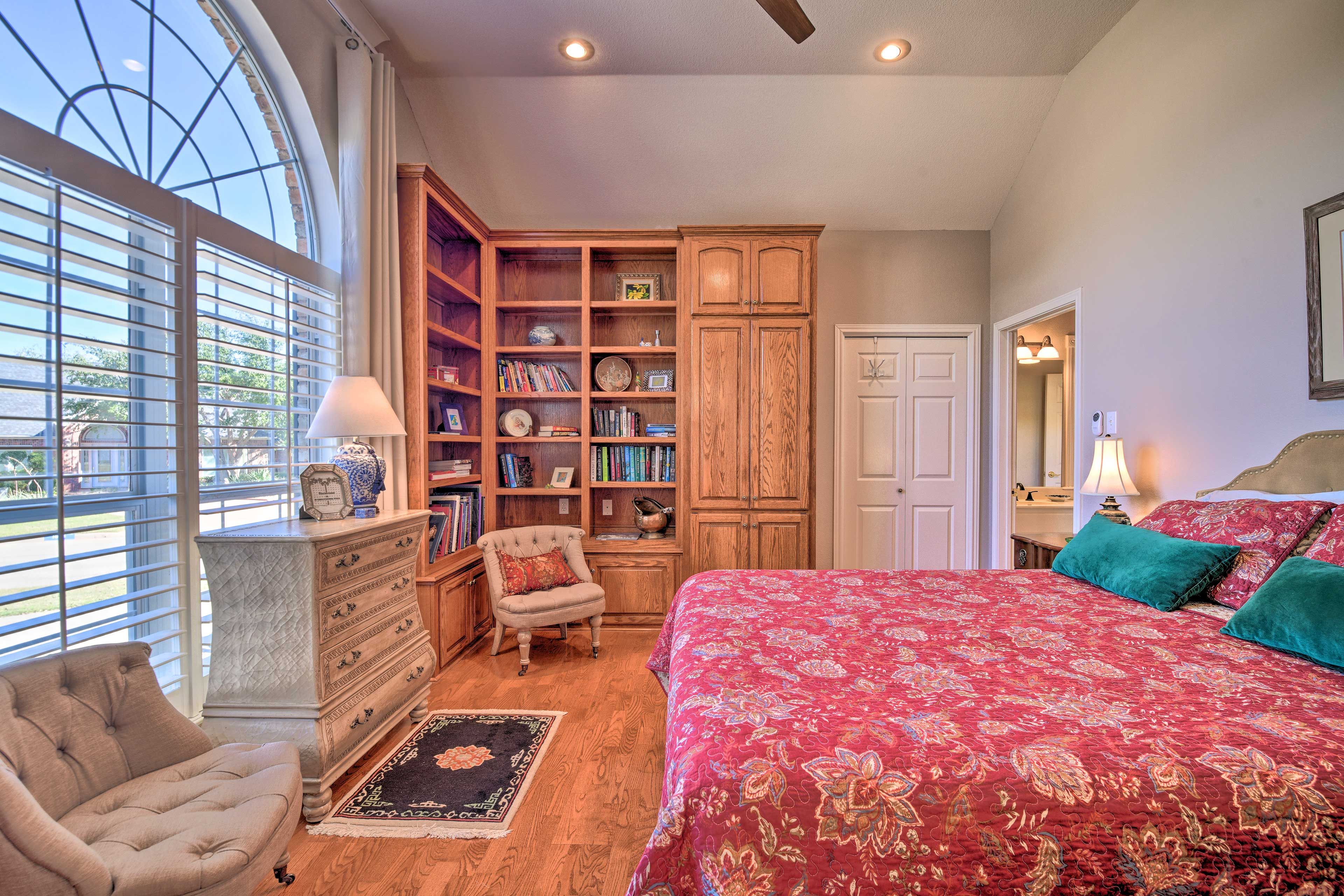 Bedroom 2 | Queen Bed