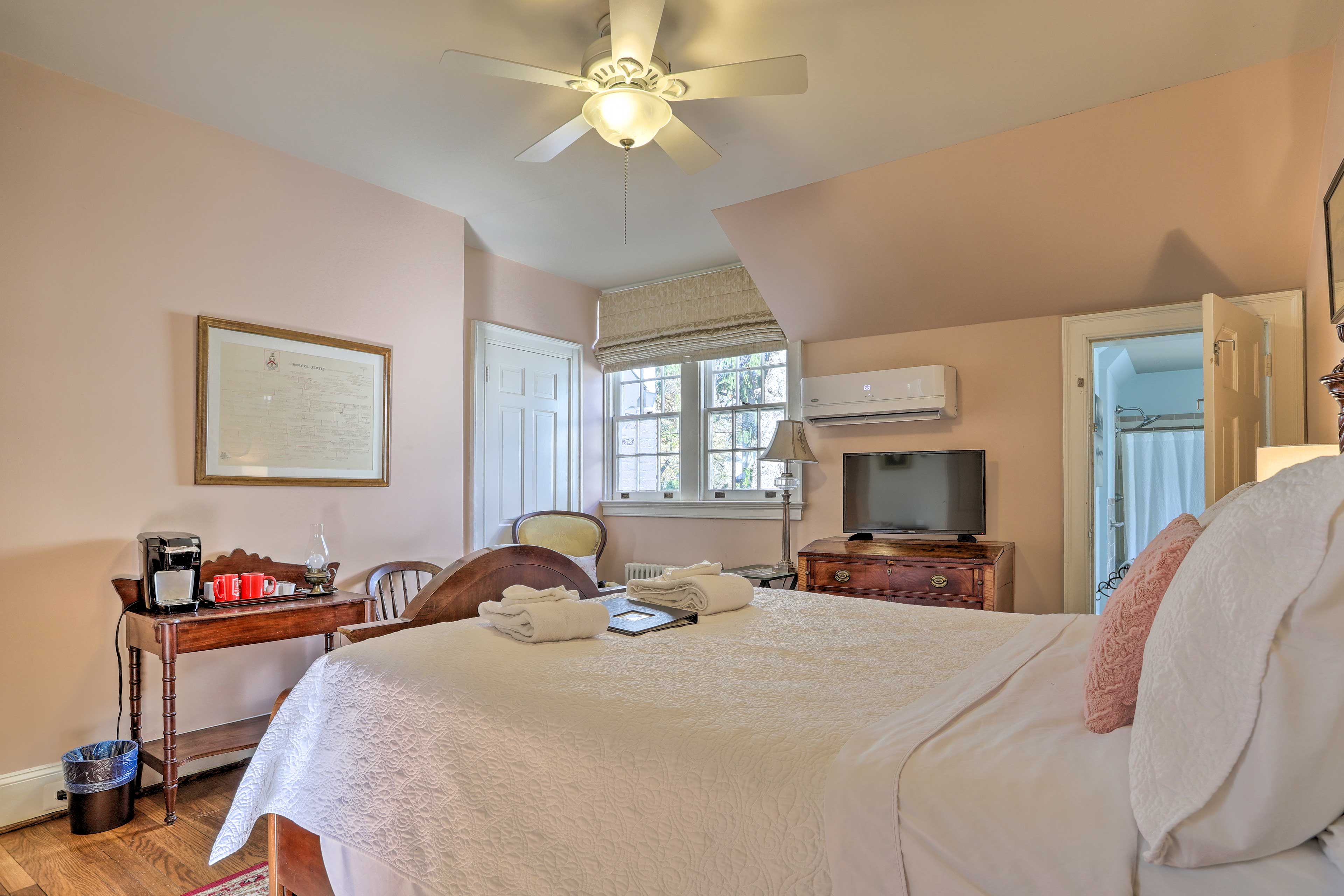 Bedroom 1 | Queen Bed | 2nd Floor