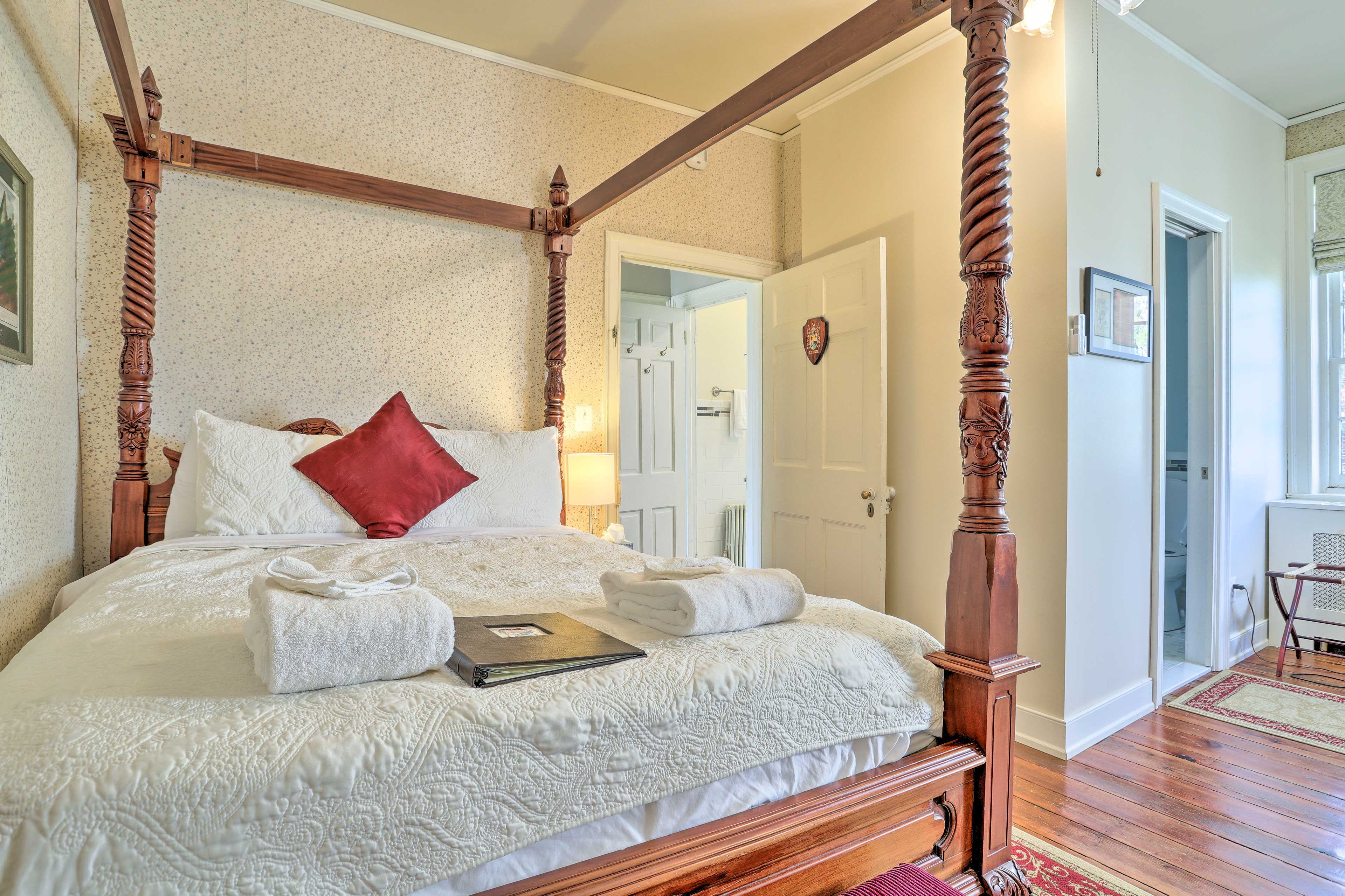 Bedroom 4 | Queen Bed | 3rd Floor