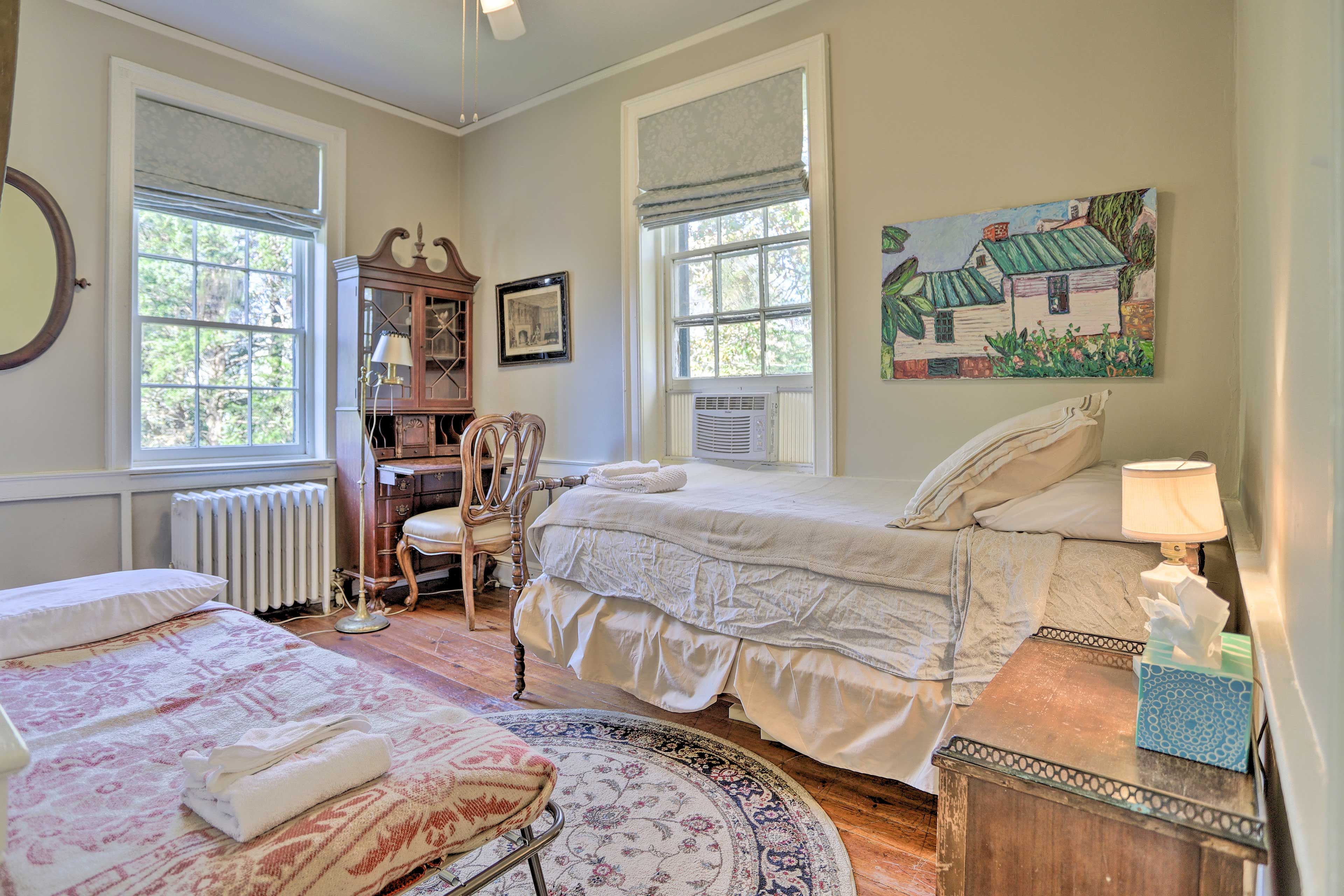 Bedroom 5 | Twin Bed | Twin Cot | 3rd Floor