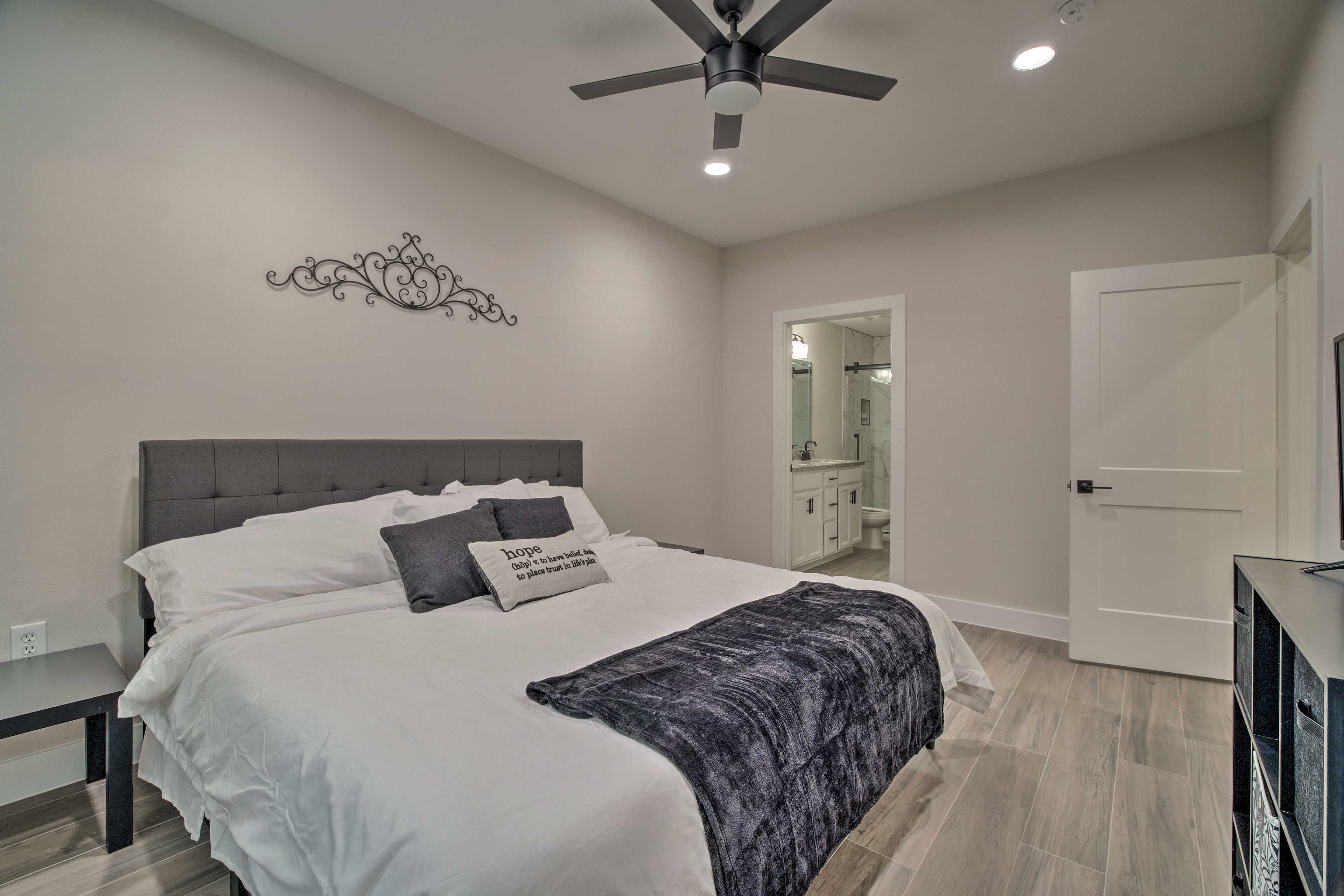 Bedroom 1 | En-Suite Bathroom