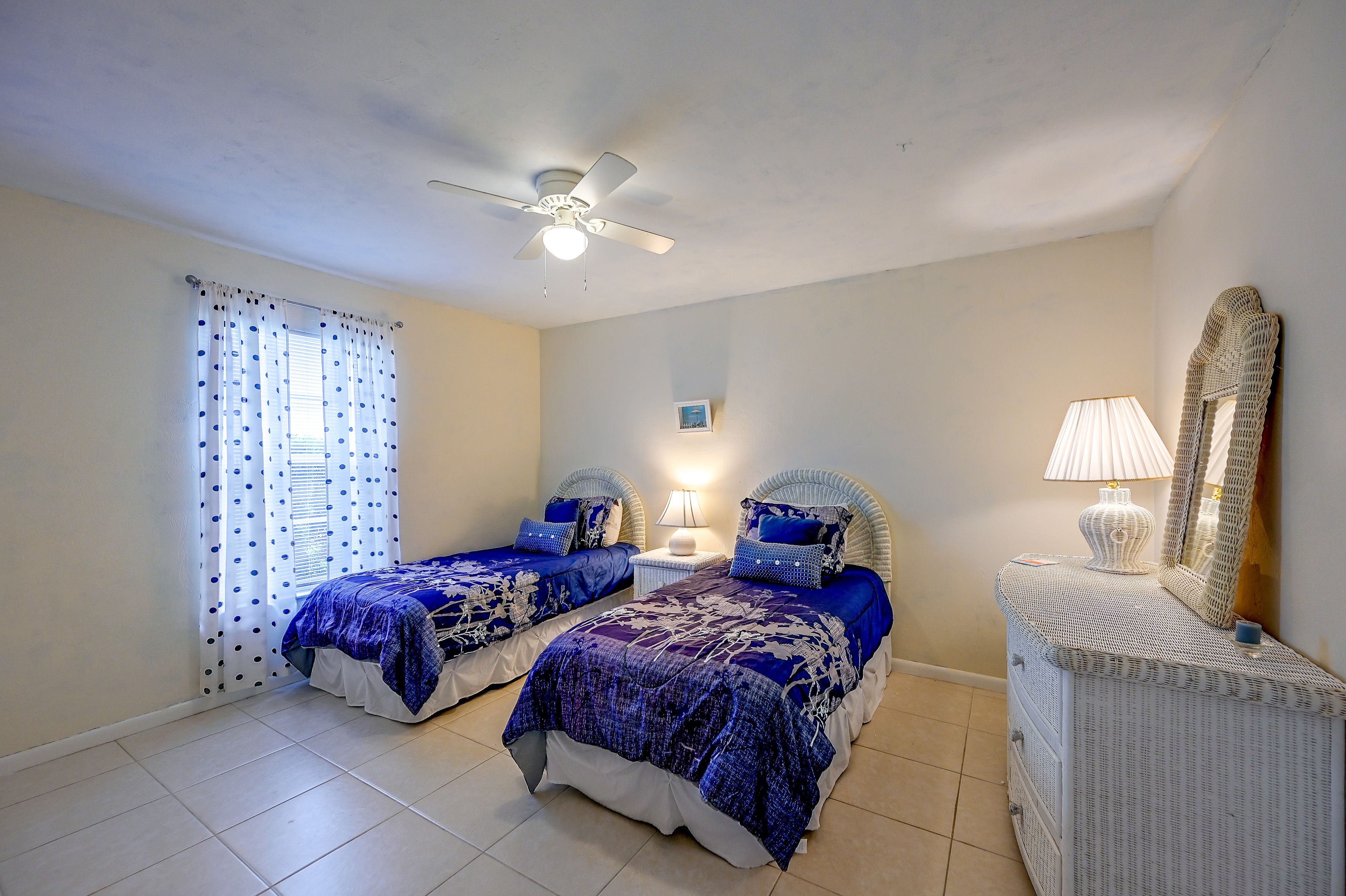 Bedroom 3 | 2 Twin Beds