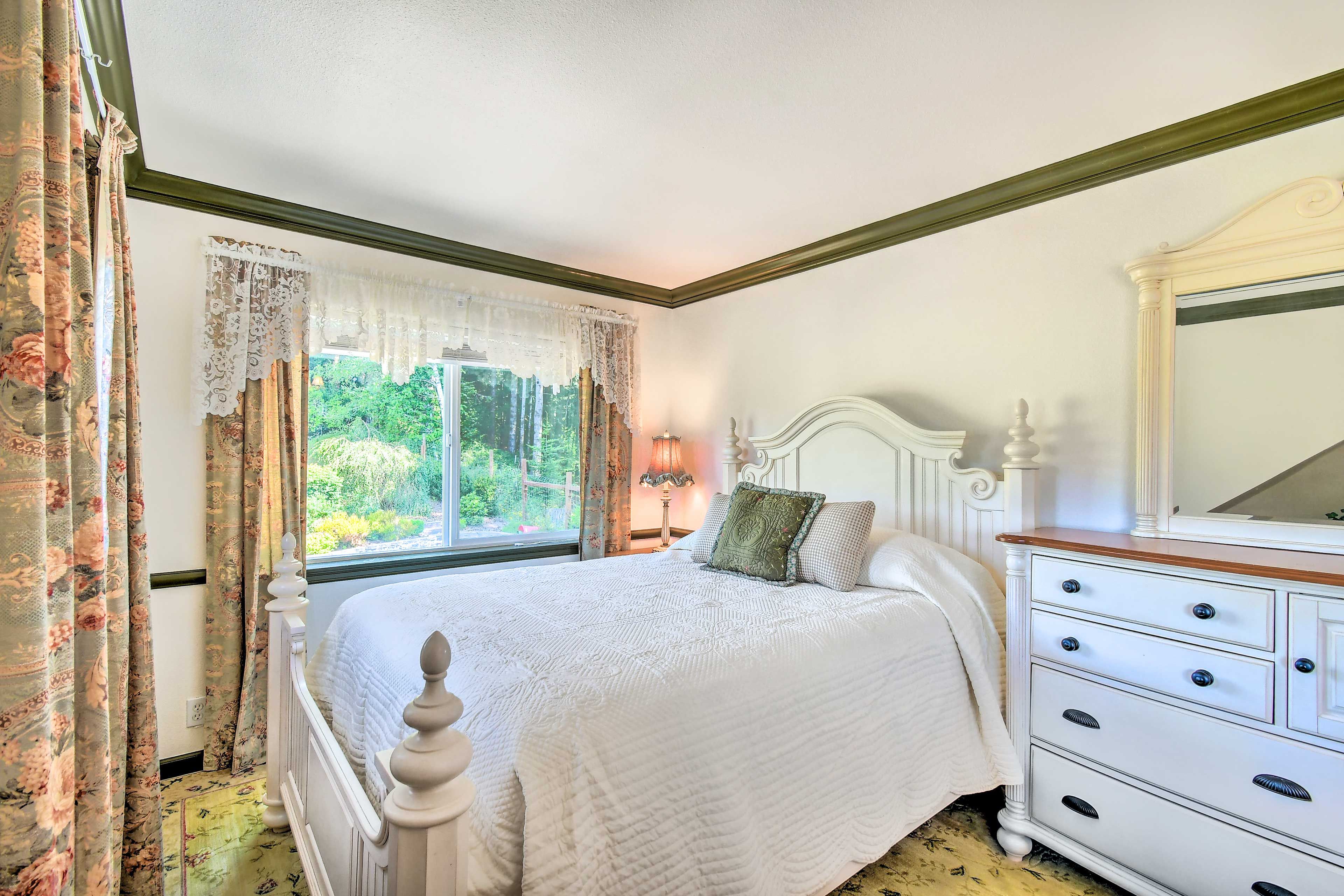 Bedroom 1 | King Bed | 2nd Floor