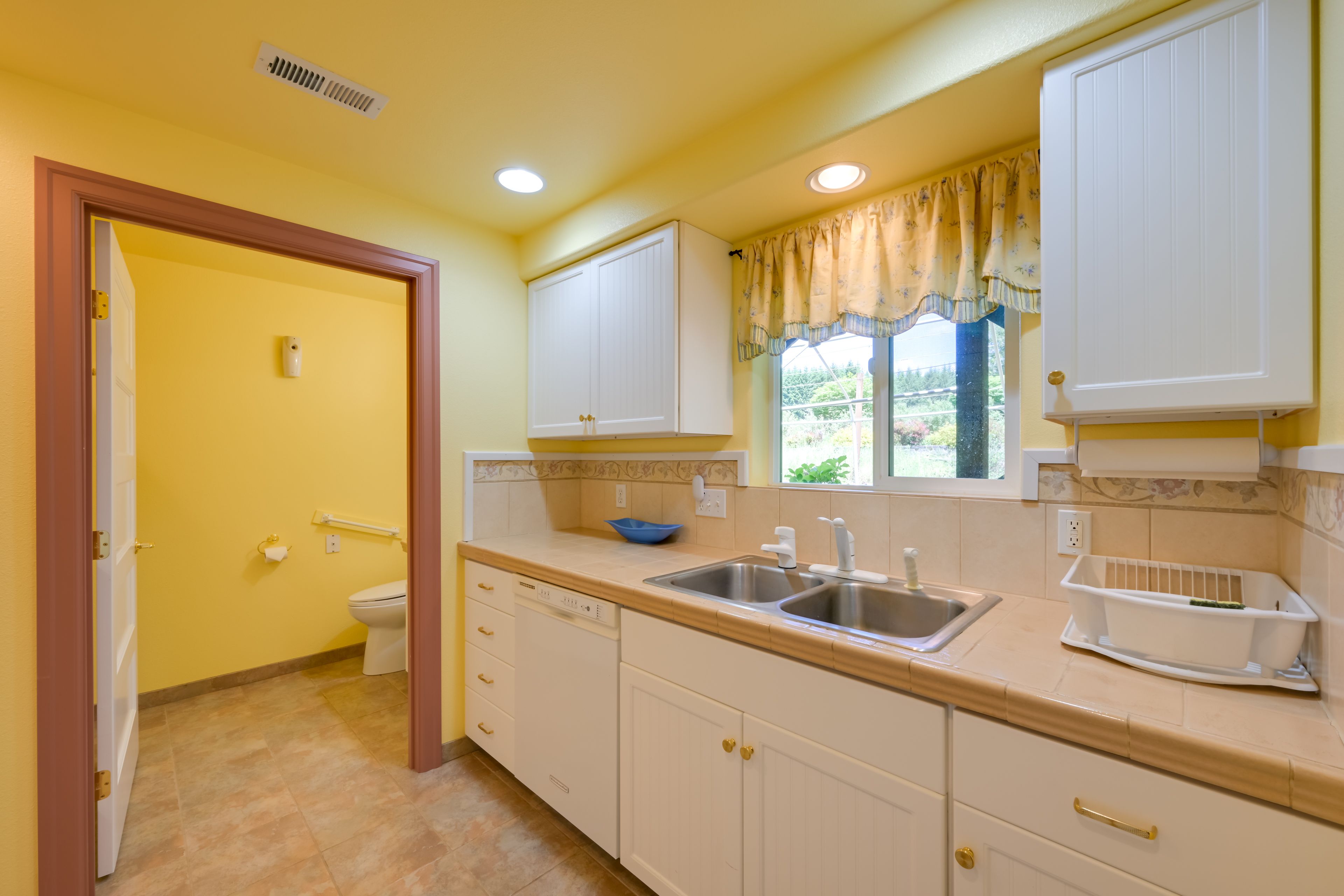Lower-Level Kitchen
