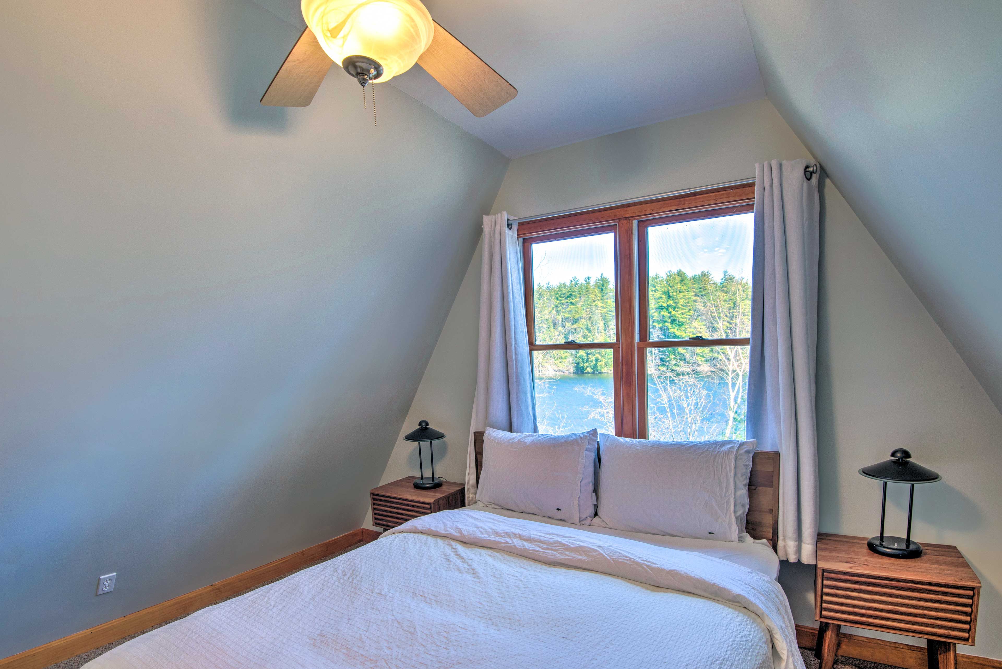 Bedroom 2 | Queen Bed | 3rd Floor