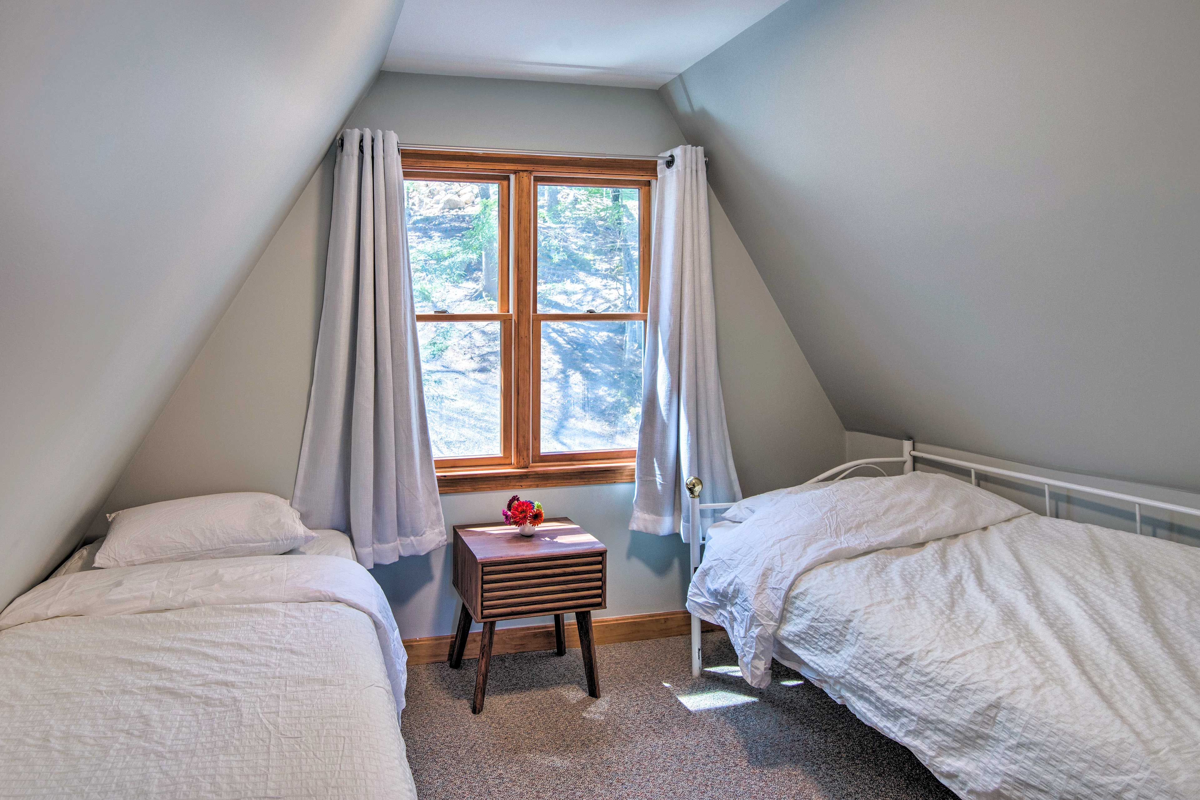 Bedroom 3 | 2 Twin Beds | 3rd Floor