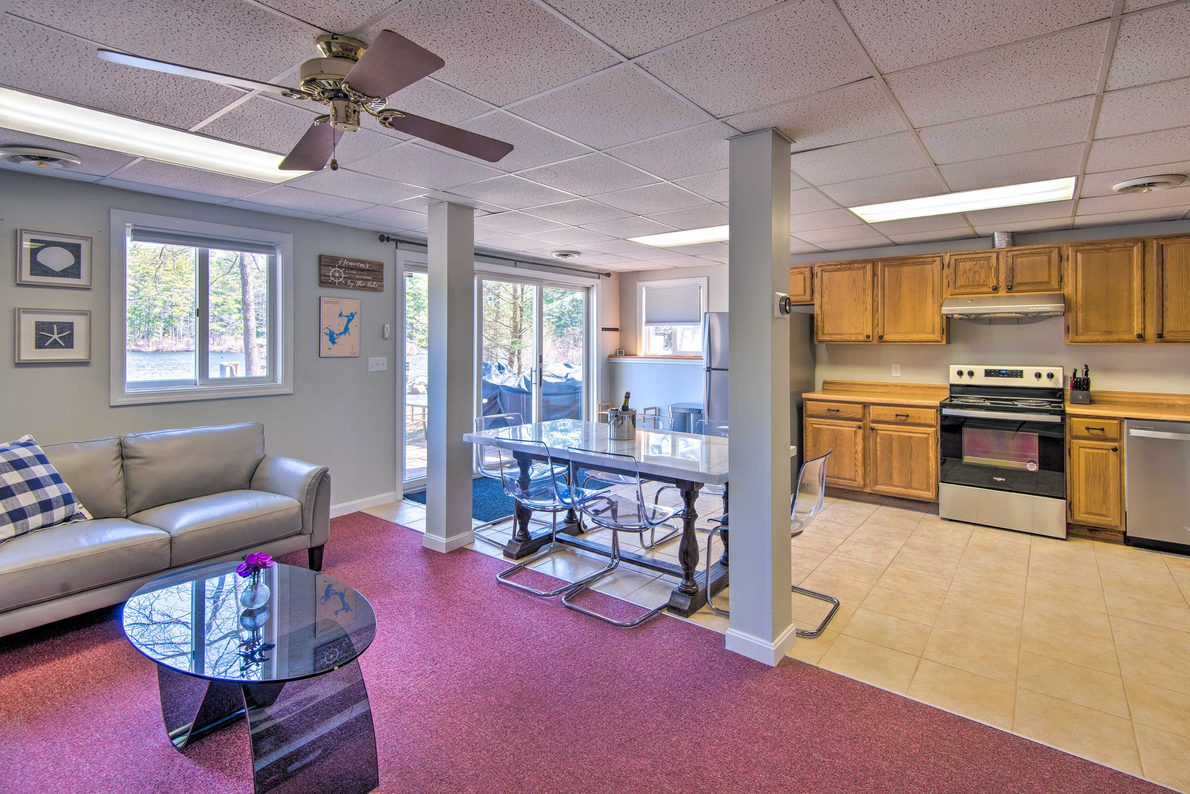 Dining Area | Dishware/Flatware