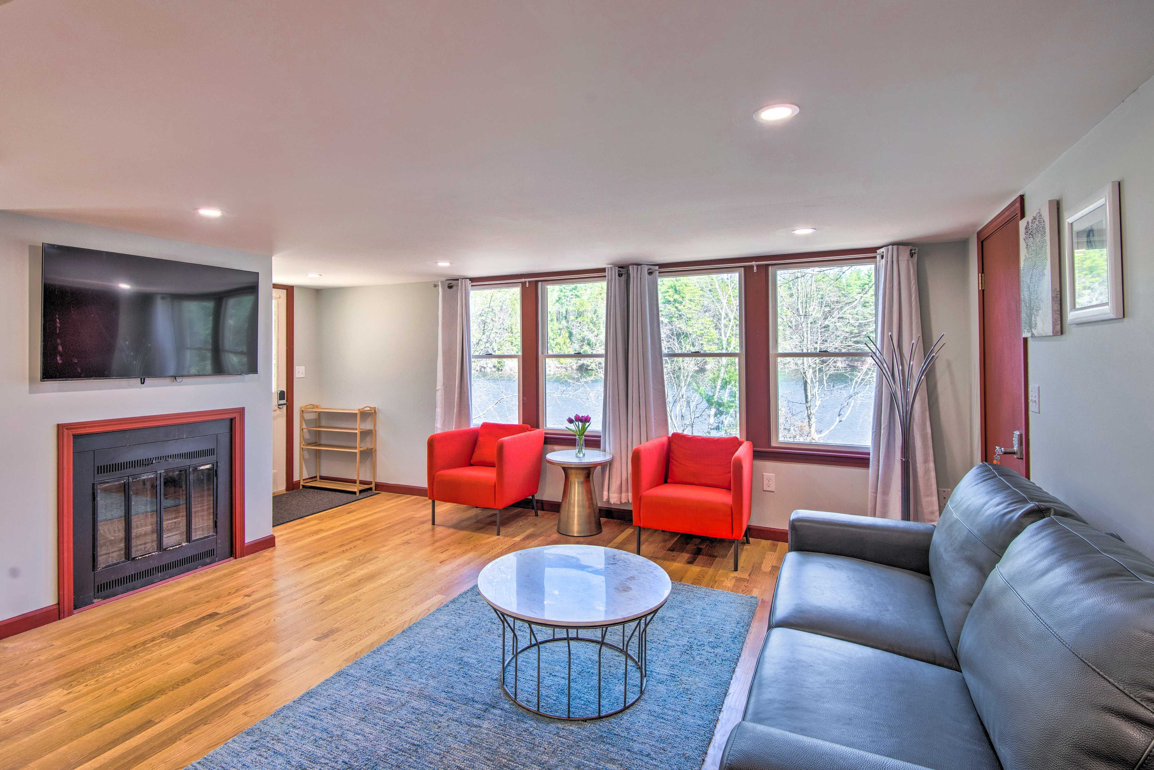 Upper Living Area | 2nd Floor | Full Sleeper Sofa | Fireplace (Decorative Only)