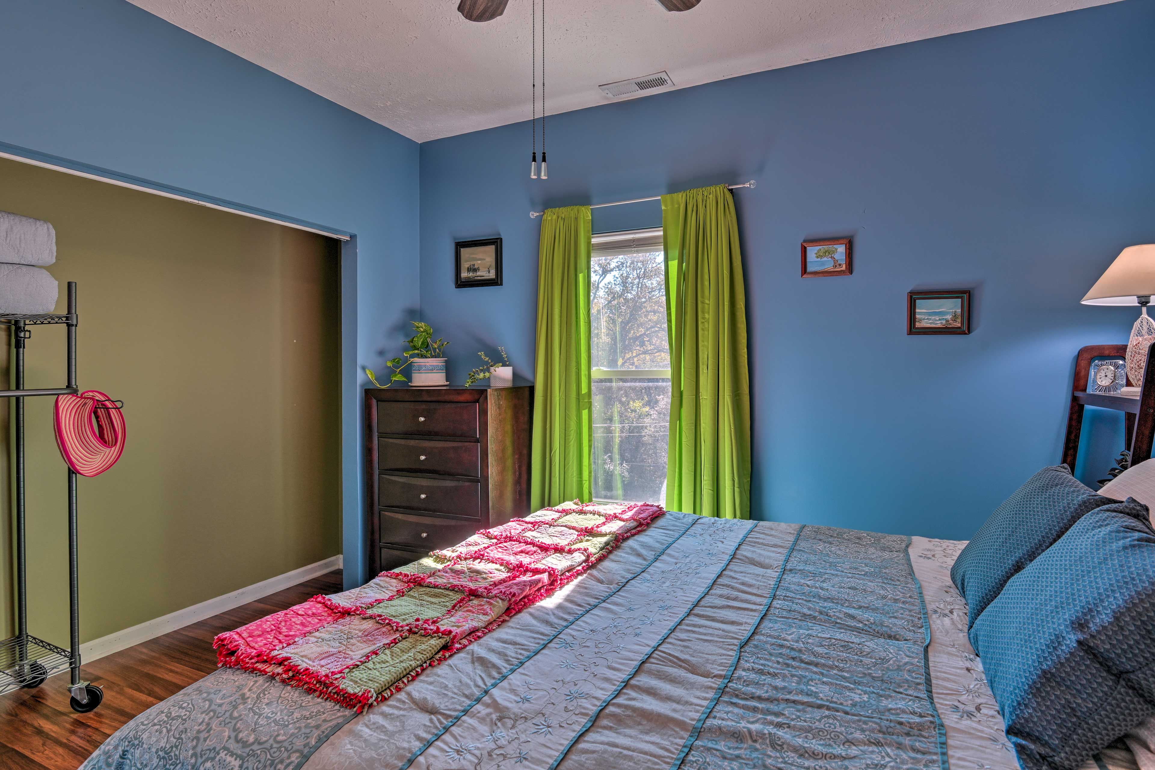 Bedroom 2 | Hangers