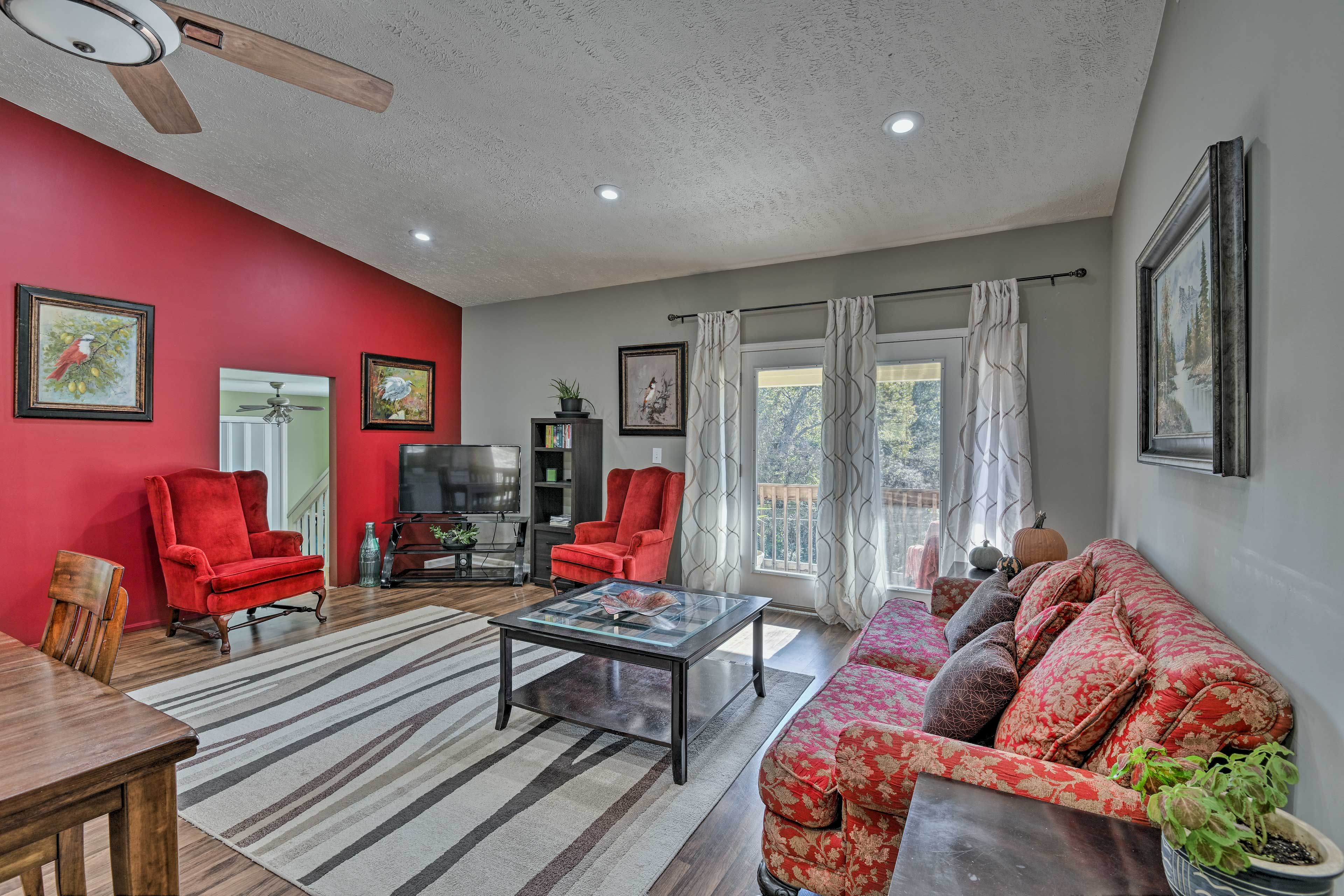 Living Area | Internet Access | Air Conditioning
