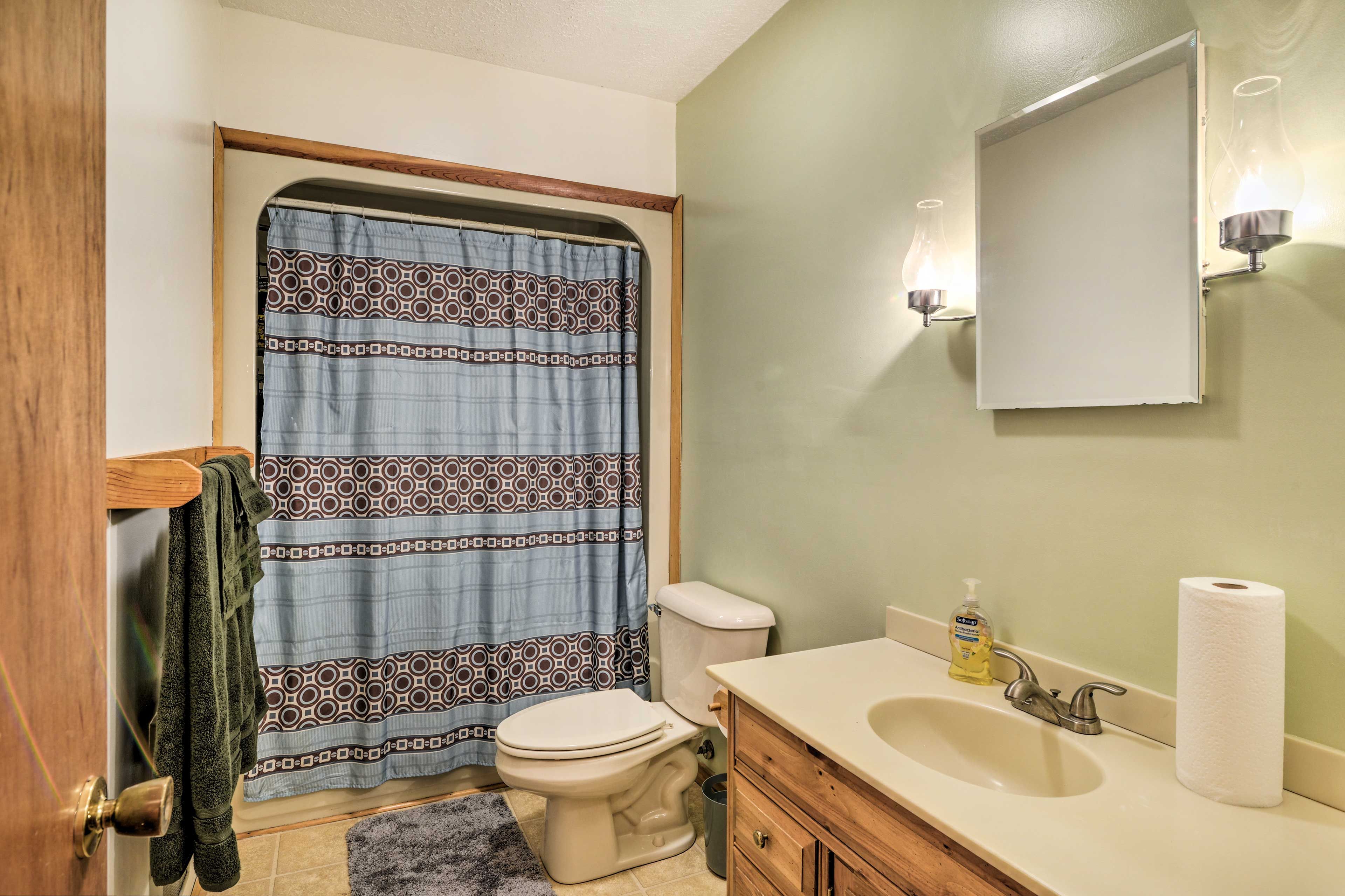 Full Bathroom