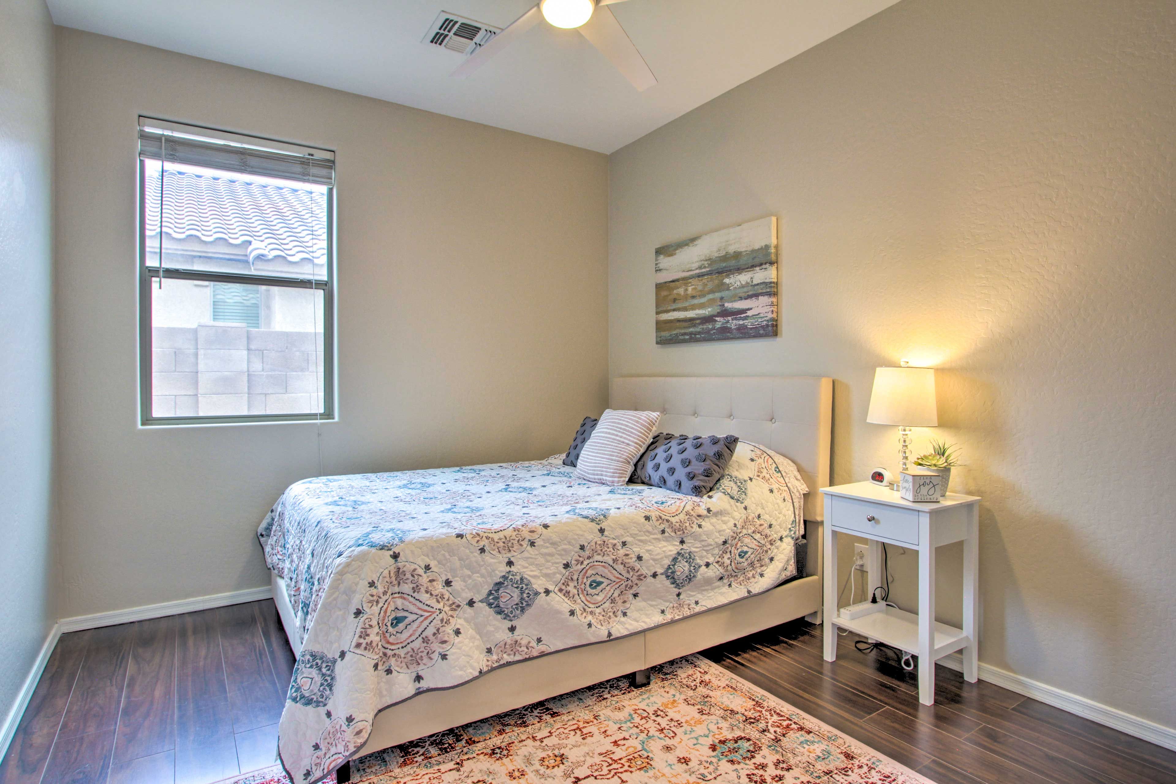 Bedroom 2 | Queen Bed