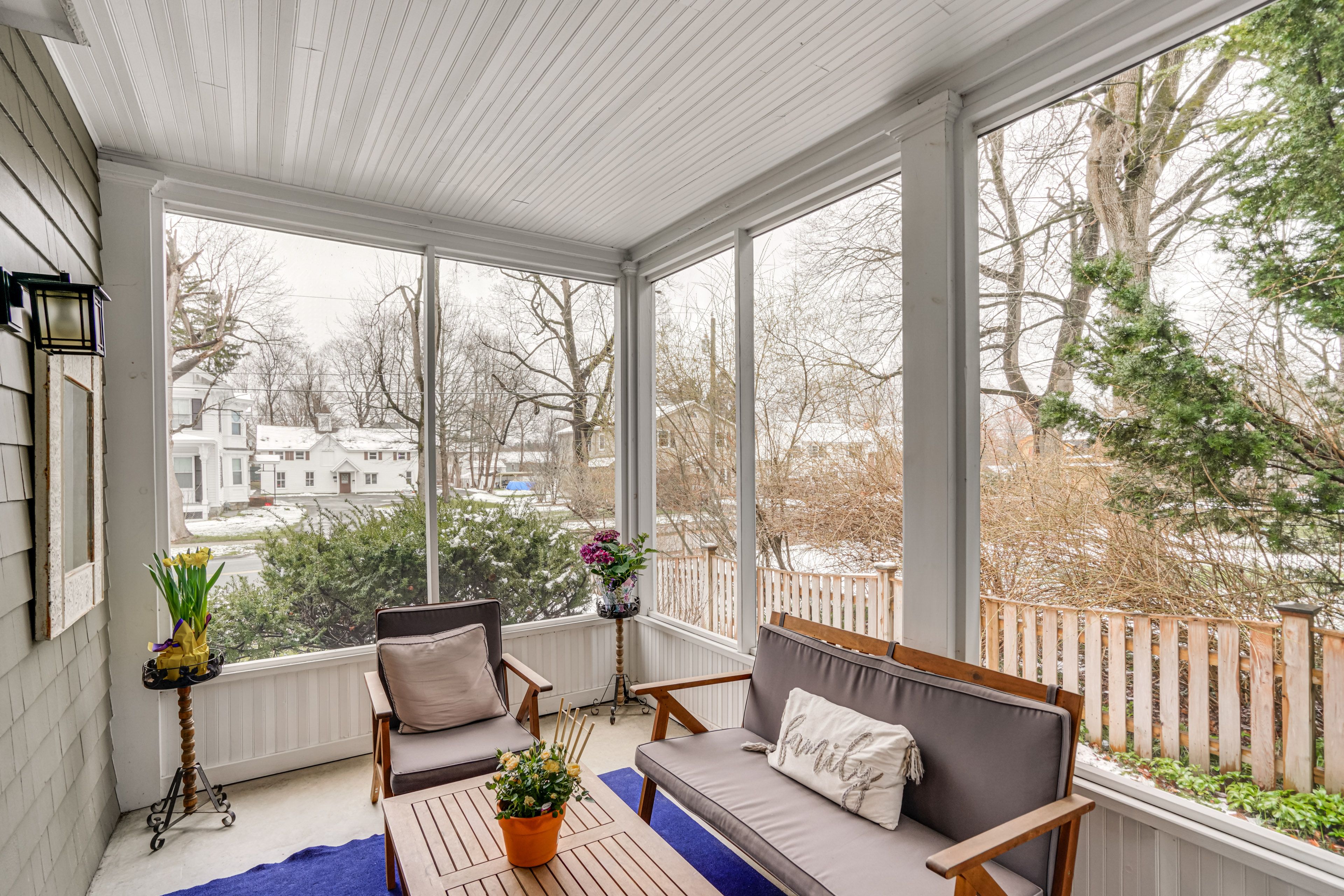 Screened Porch | Outdoor Seating