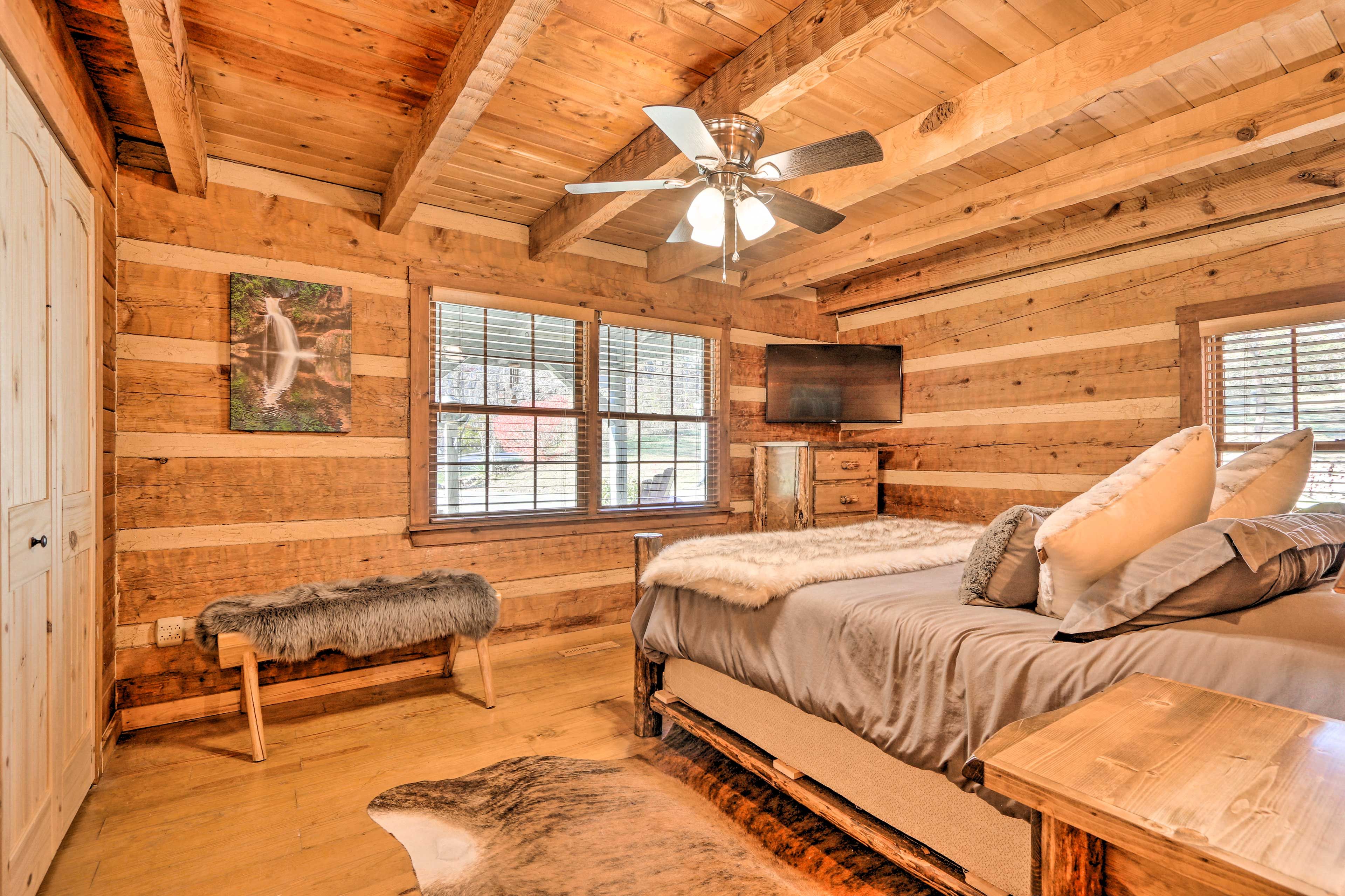 Bedroom 2 | Smart TV | Linens Provided