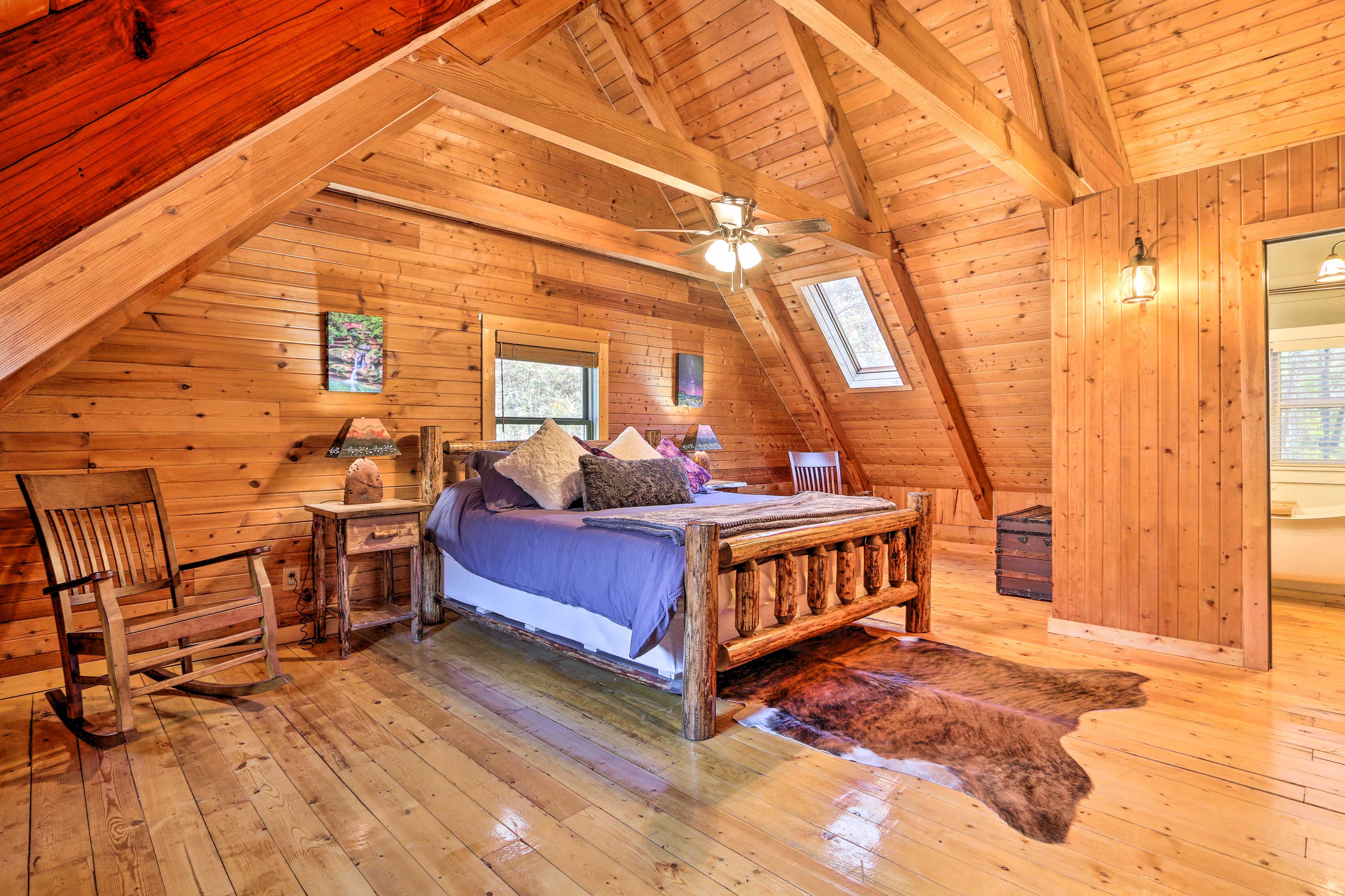 Bedroom 1 | King Bed | 2nd Floor
