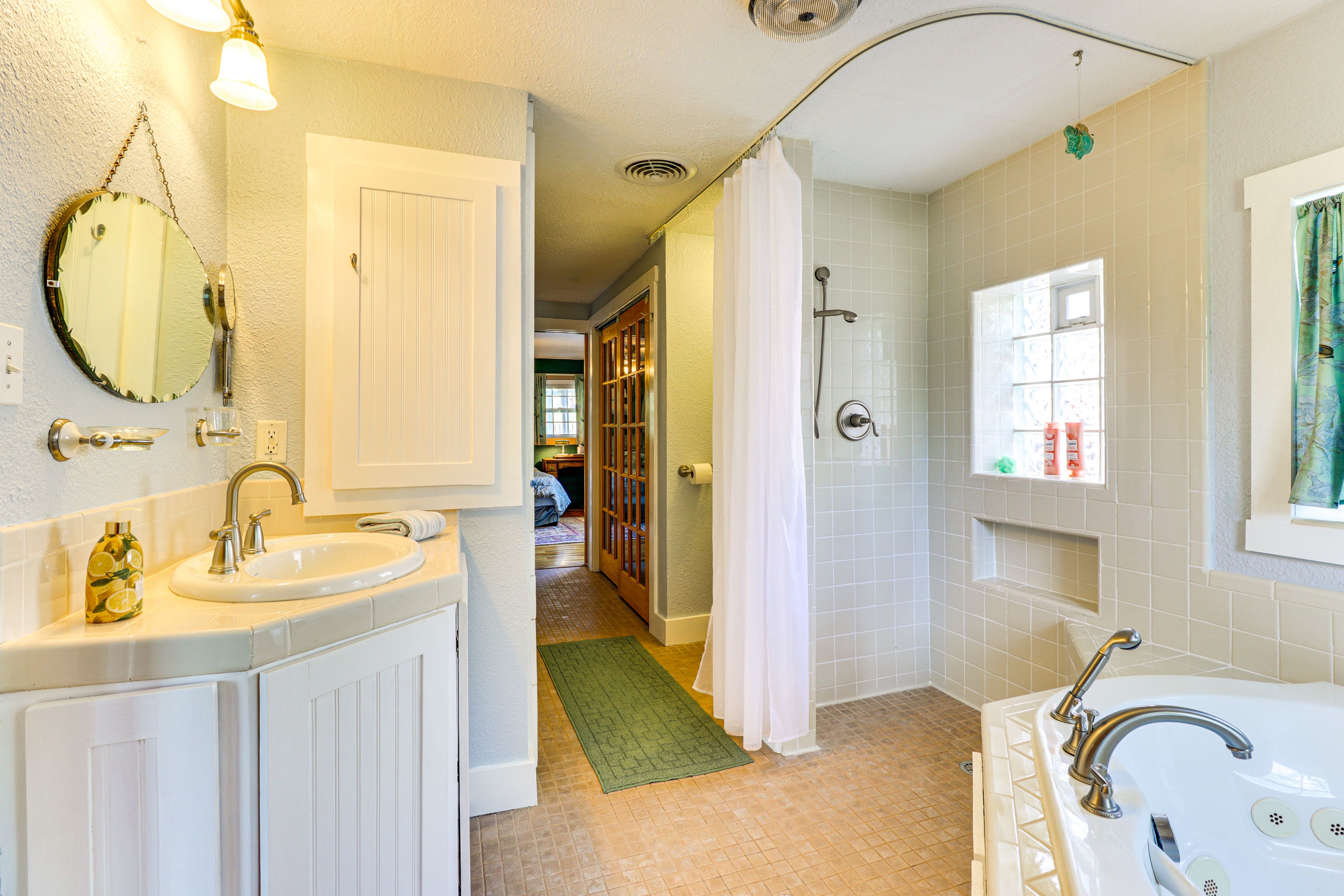 Bathroom | Towels Provided