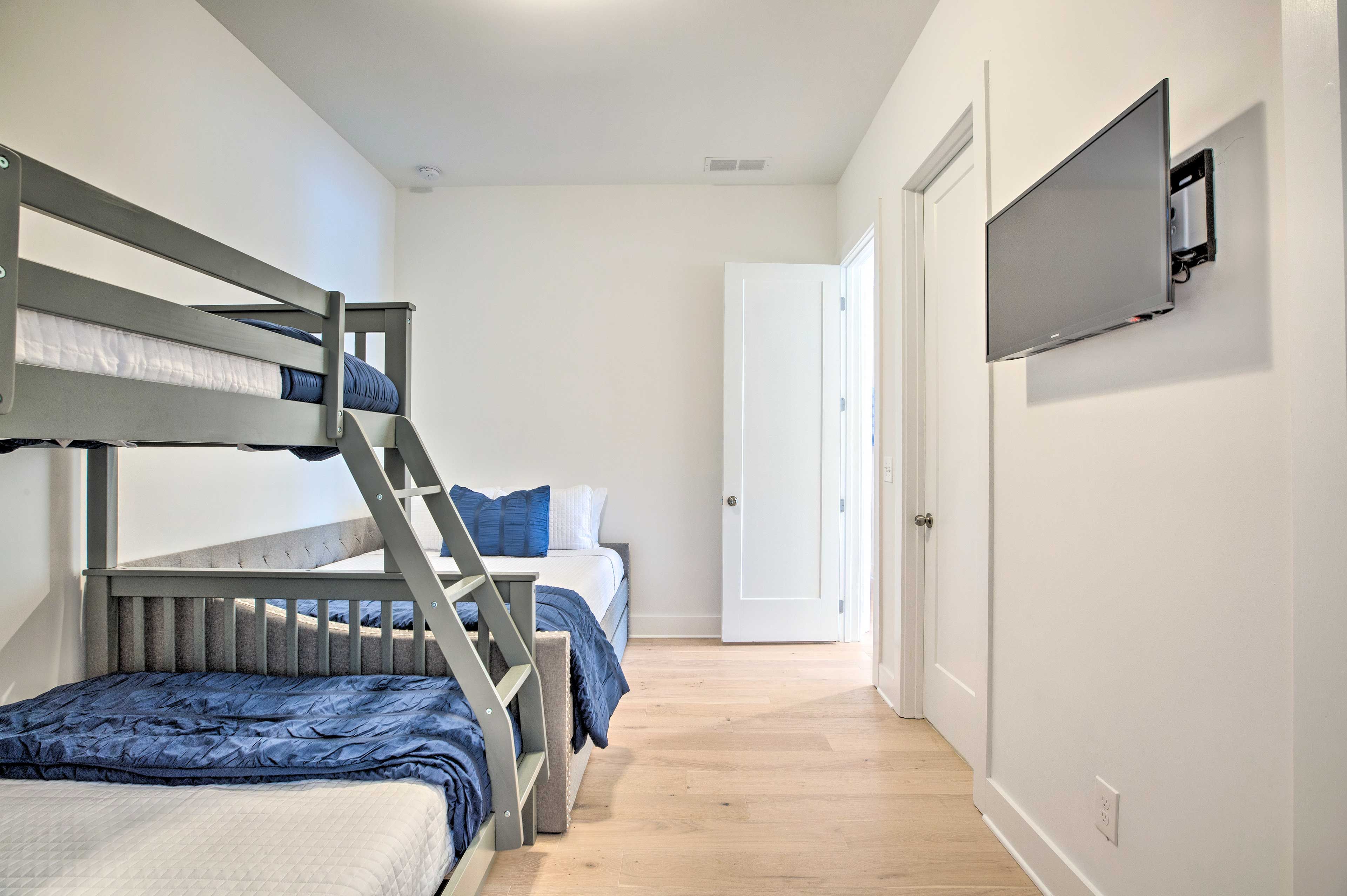 Bedroom 2 | Smart TV