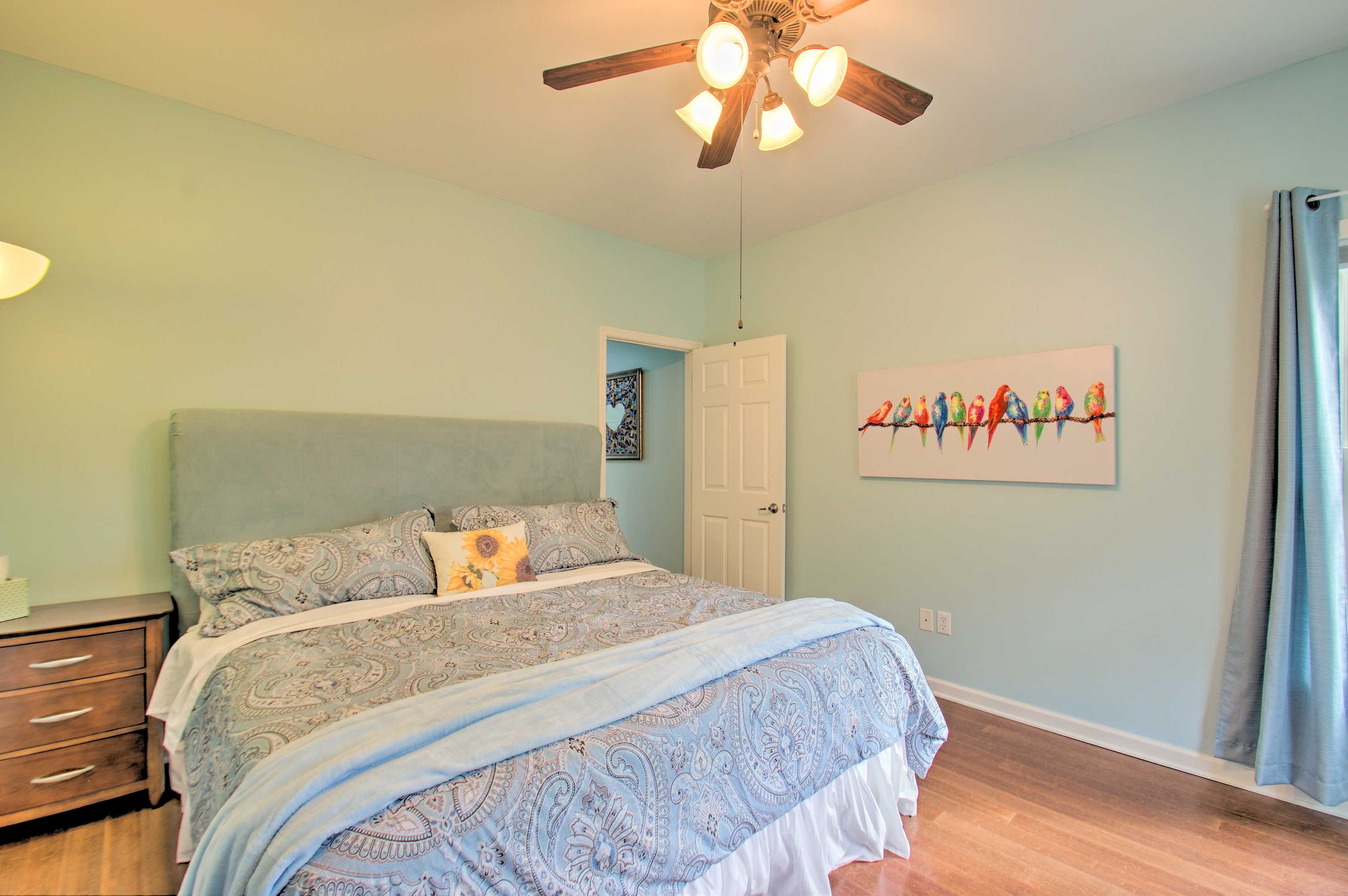 Bedroom 2 | King Bed | Linens Provided