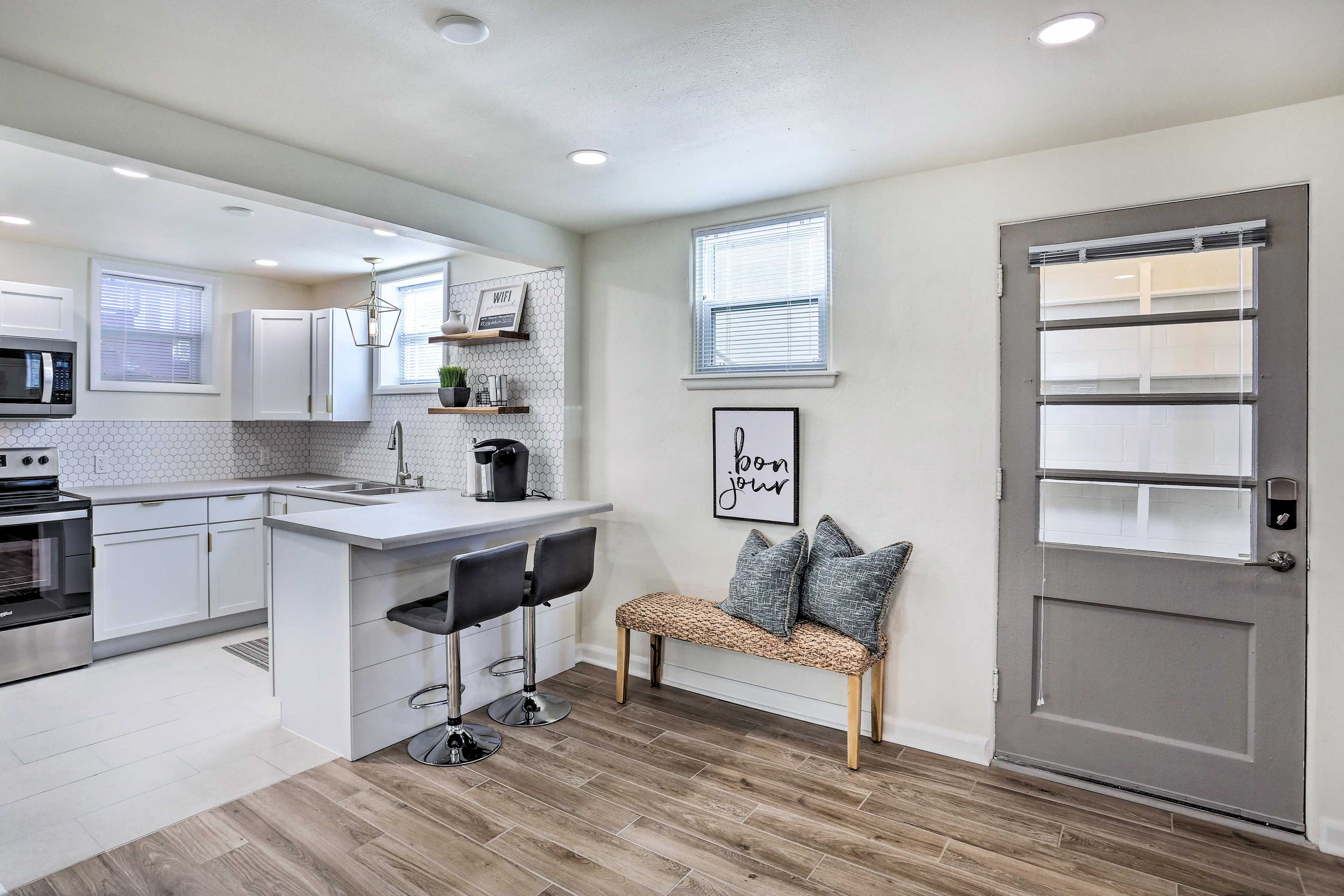 Front Entrance | Keyless Access | Free WiFi