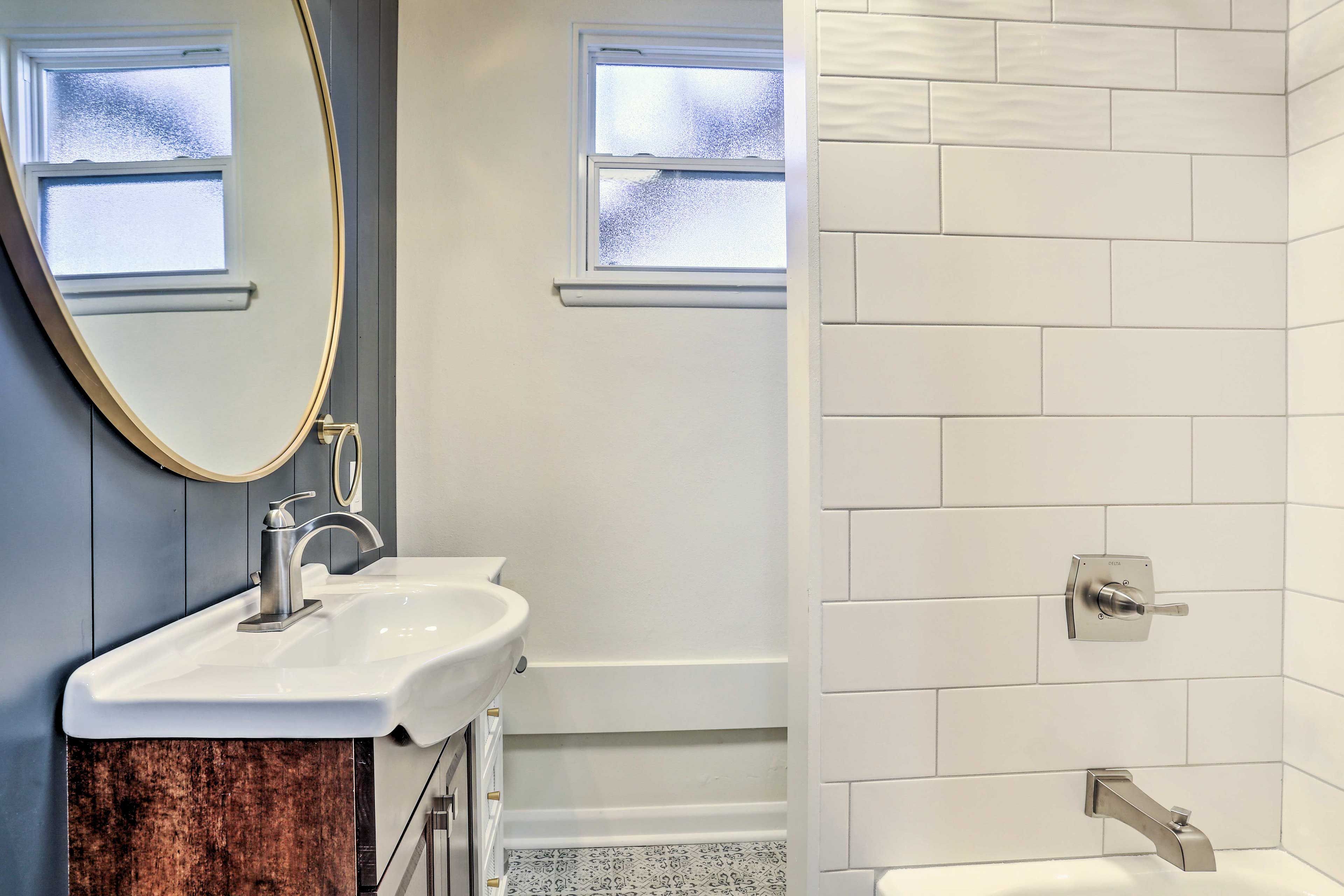 Full Bathroom | Hair Dryers Provided