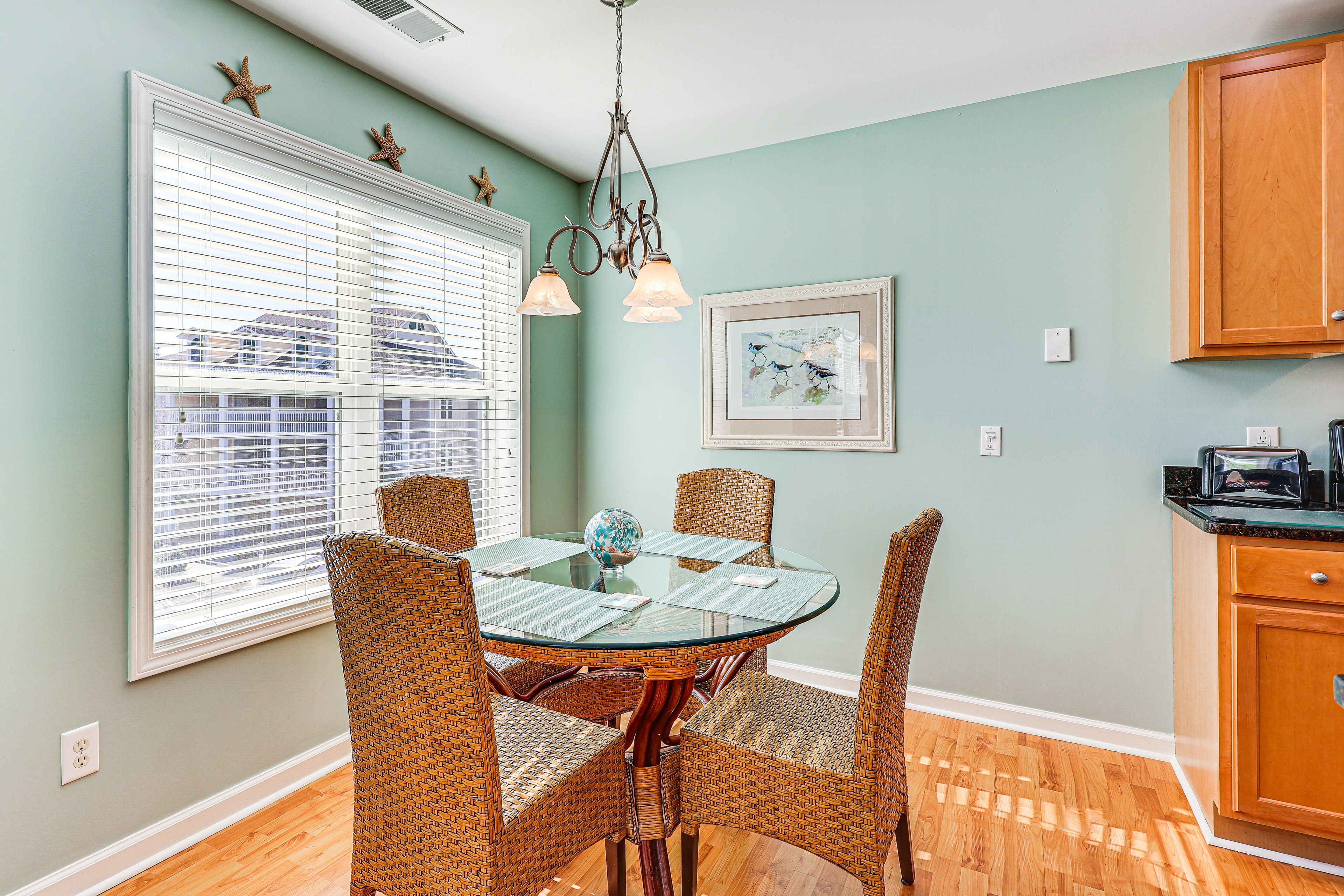 Dining Table | Dishware & Flatware Provided