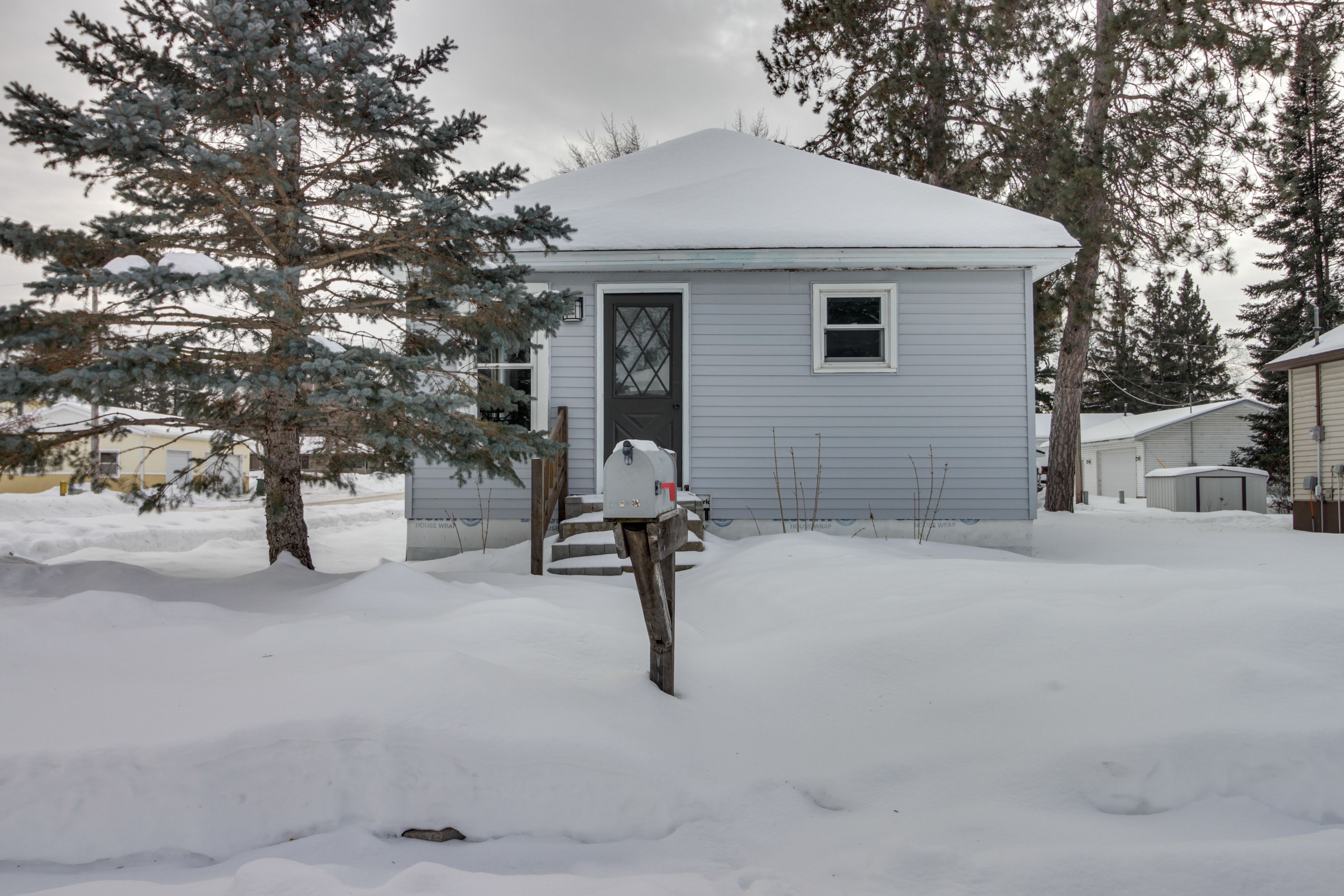 Parking | Driveway (3 Vehicles) | Street Parking (First-Come, First-Served)