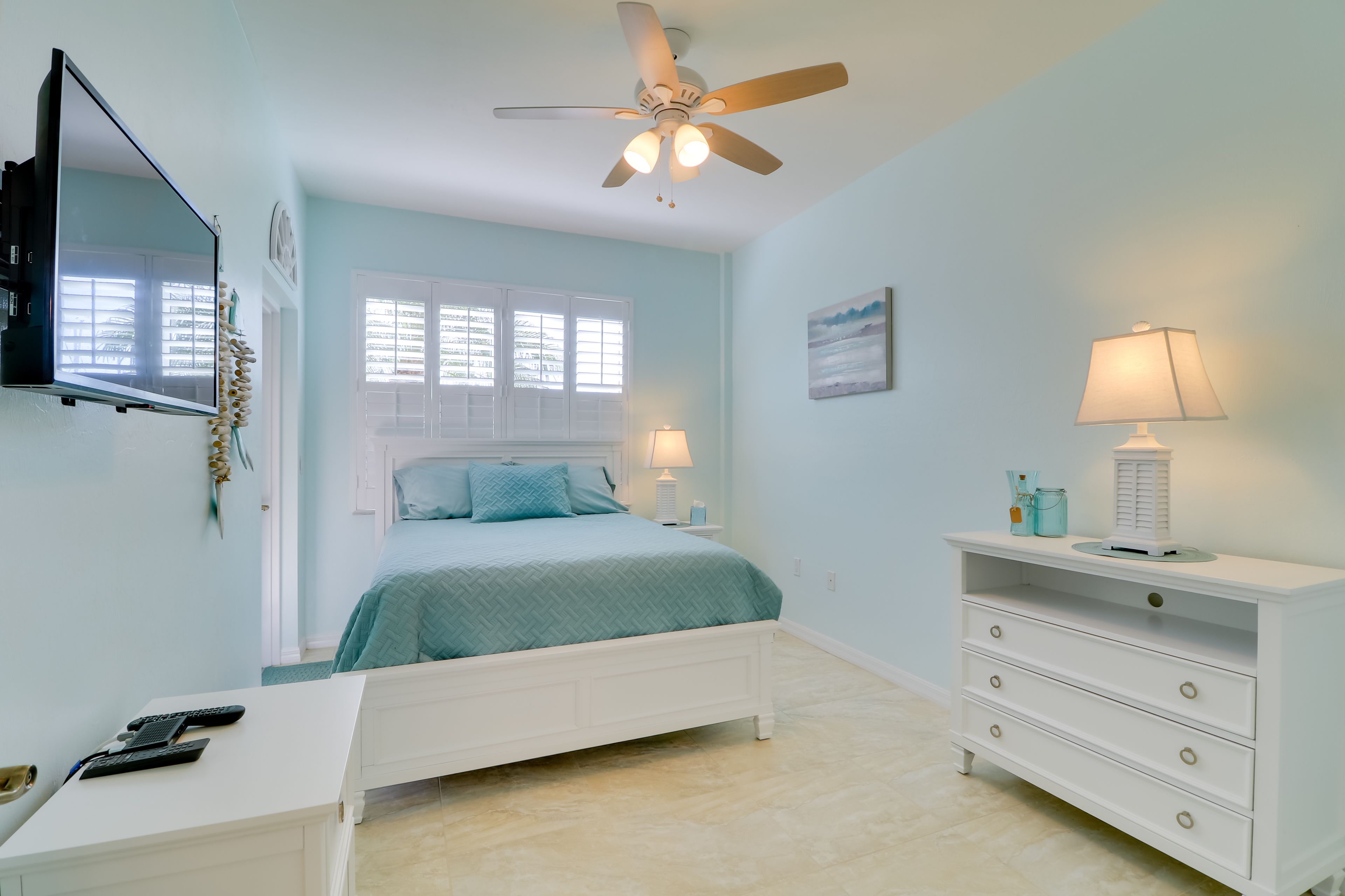 Bedroom 2 | Queen Bed