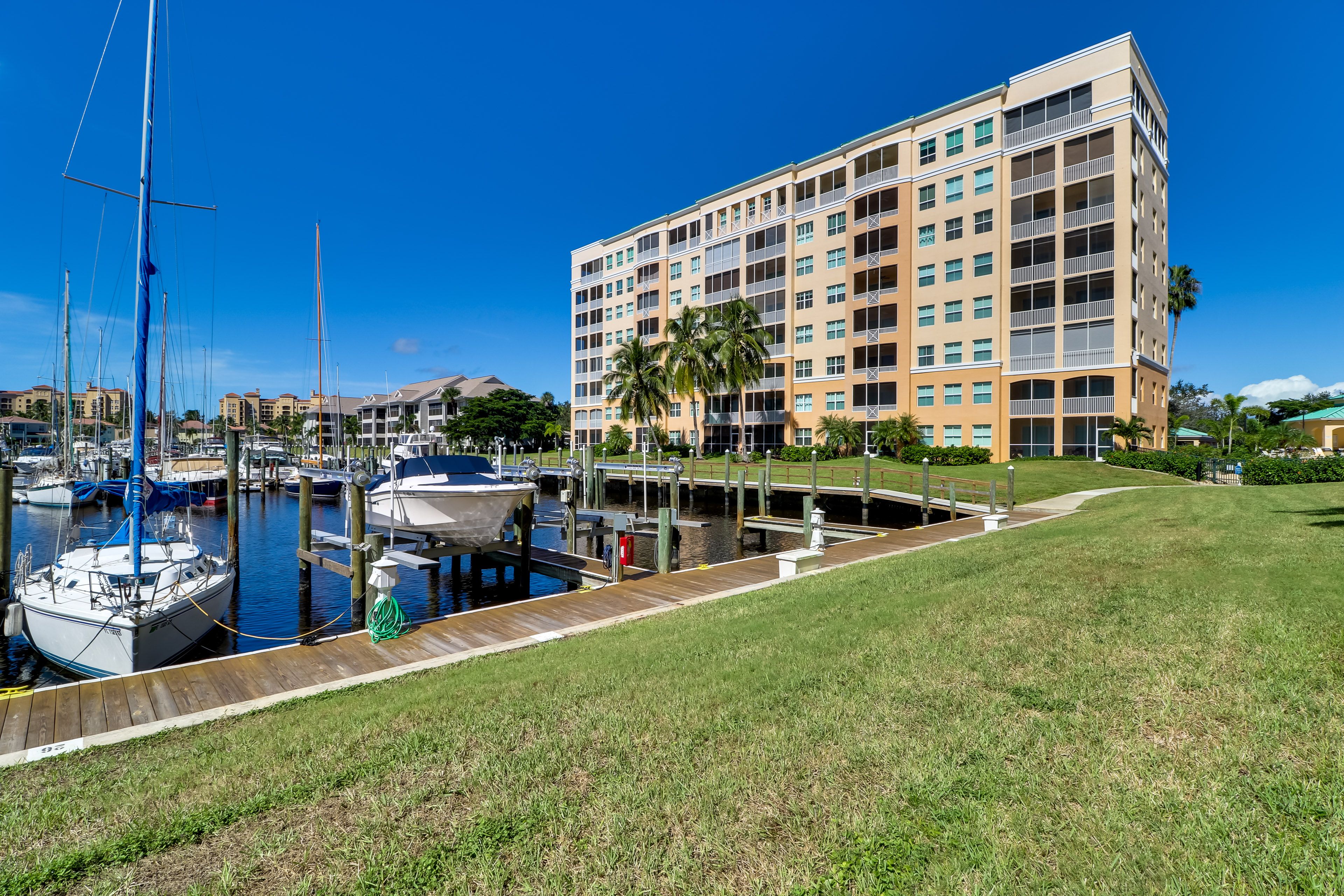 Burnt Store Marina Harbor Towers Amenities