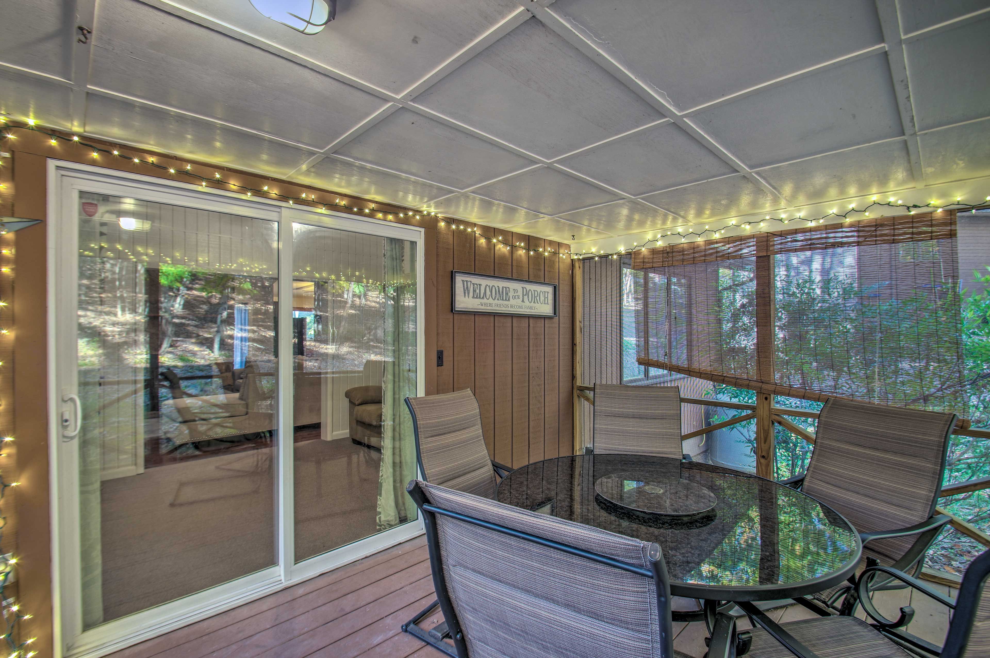 Screened-in Porch