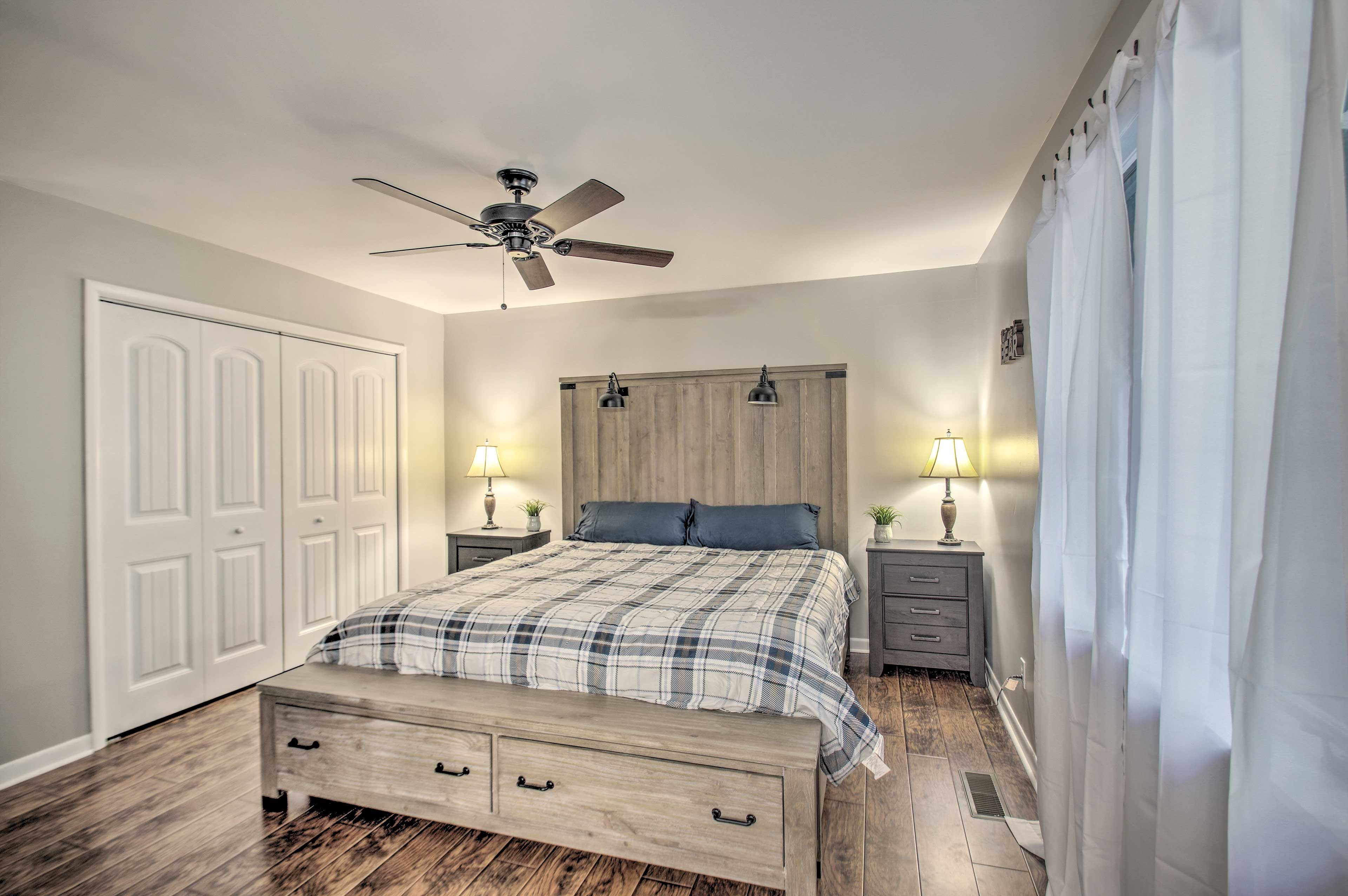 Bedroom 1 | Hangers