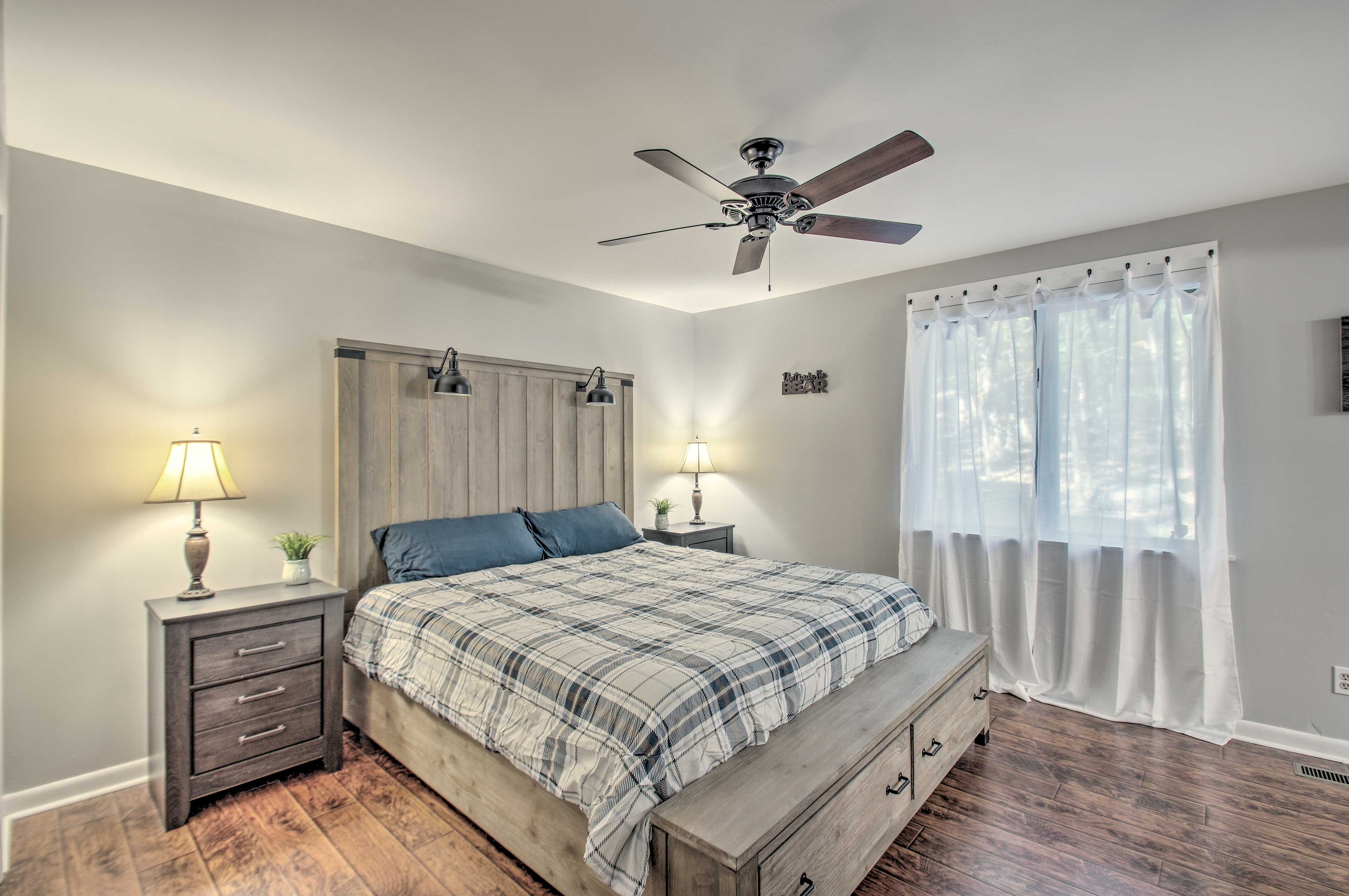 Bedroom 1 | King Bed | En-Suite Bathroom