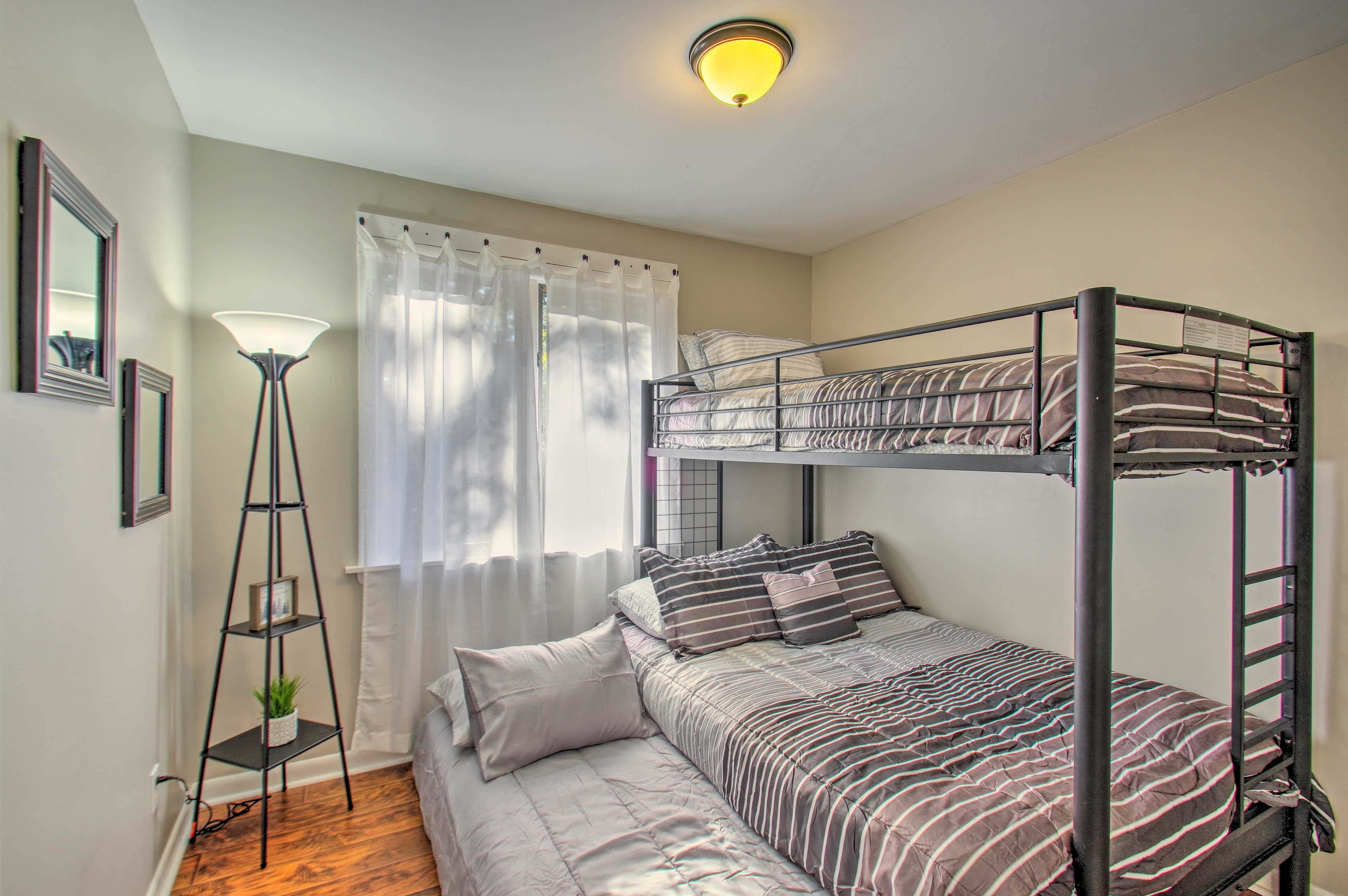Bedroom 4 | Twin/Full Bunk Bed w/ Twin Trundle