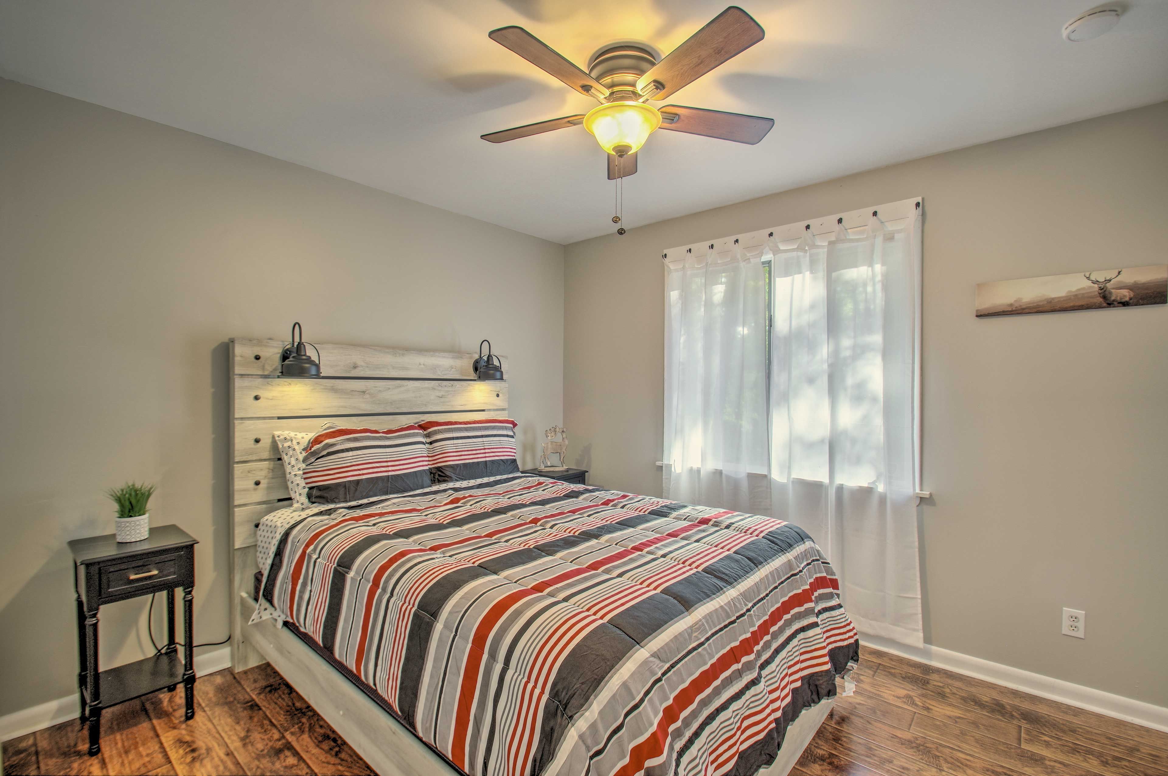 Bedroom 2 | Queen Bed