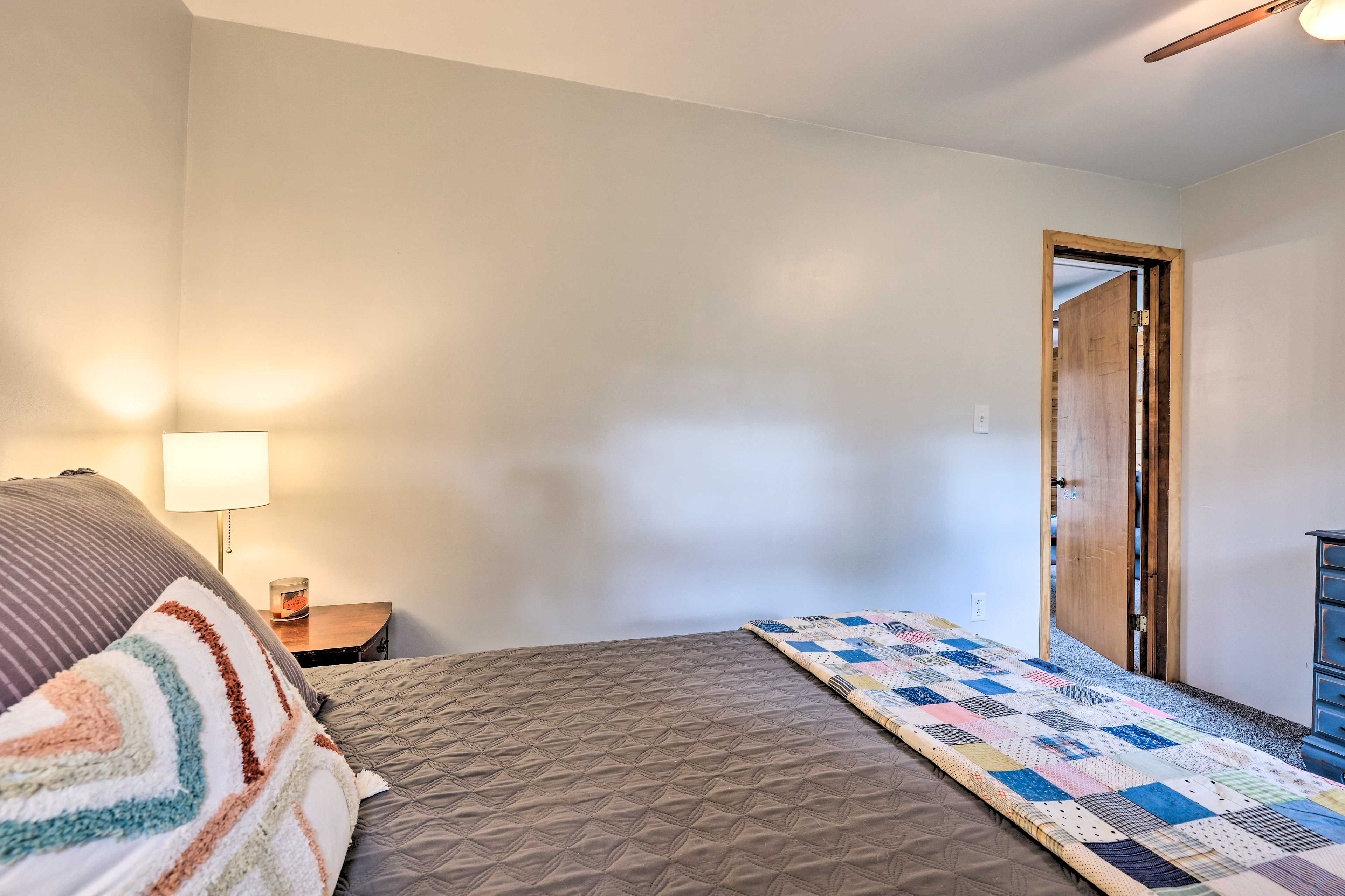 Bedroom 1 | Lake Views