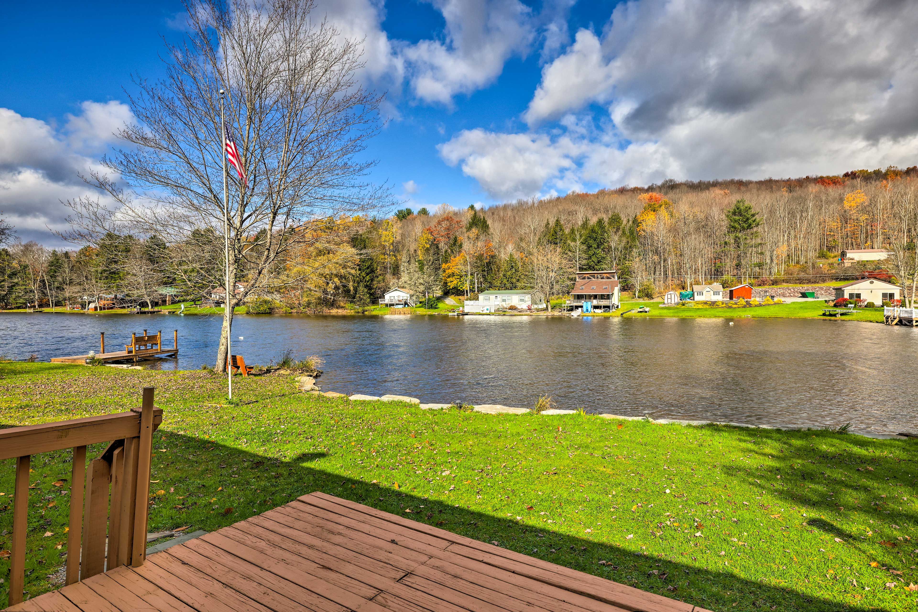 Bel-Air Lake | Pedal & Row Boats Provided