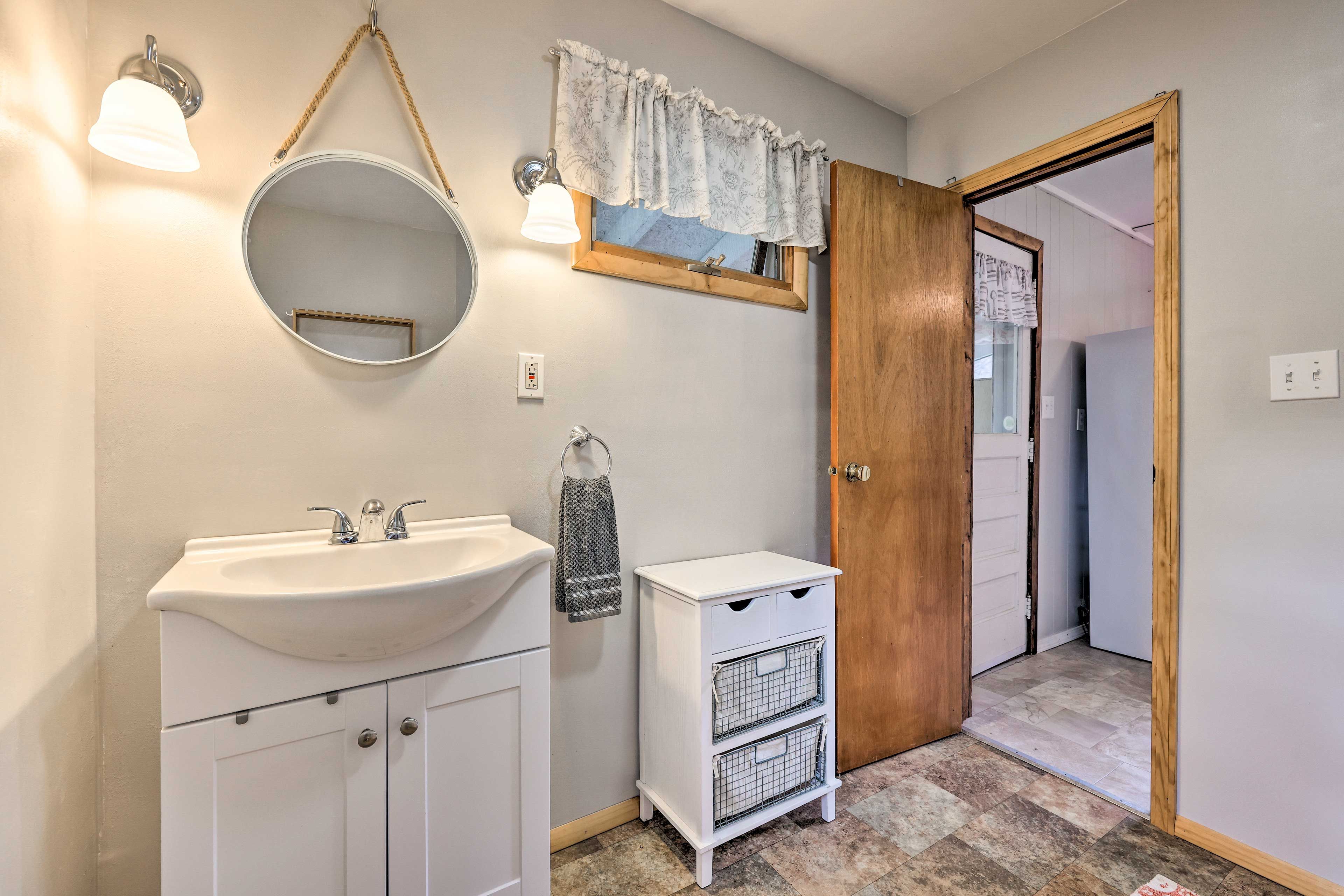 Full Bathroom | Beach Towels