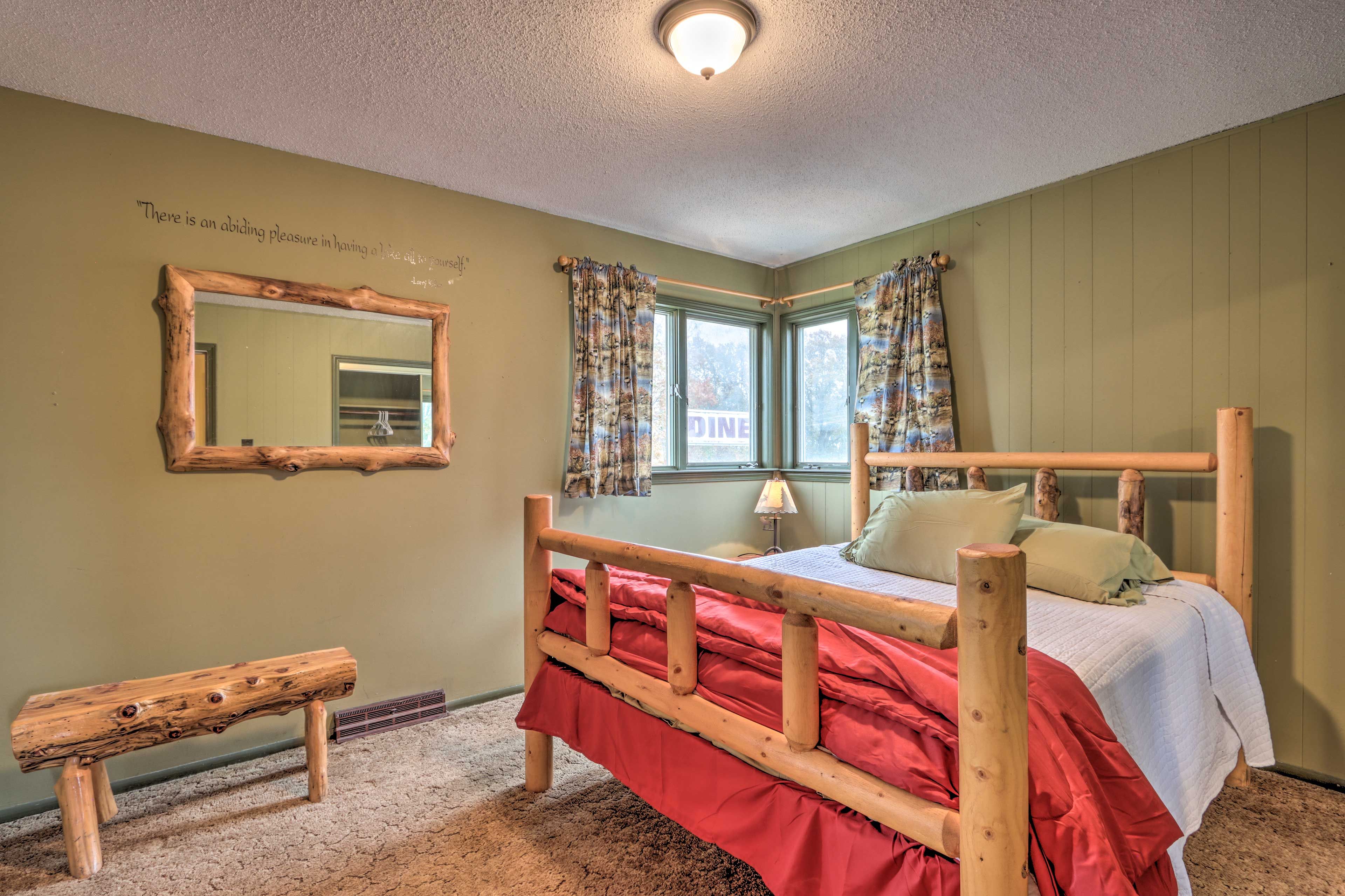 Bedroom 2 | Main Level | Queen Bed