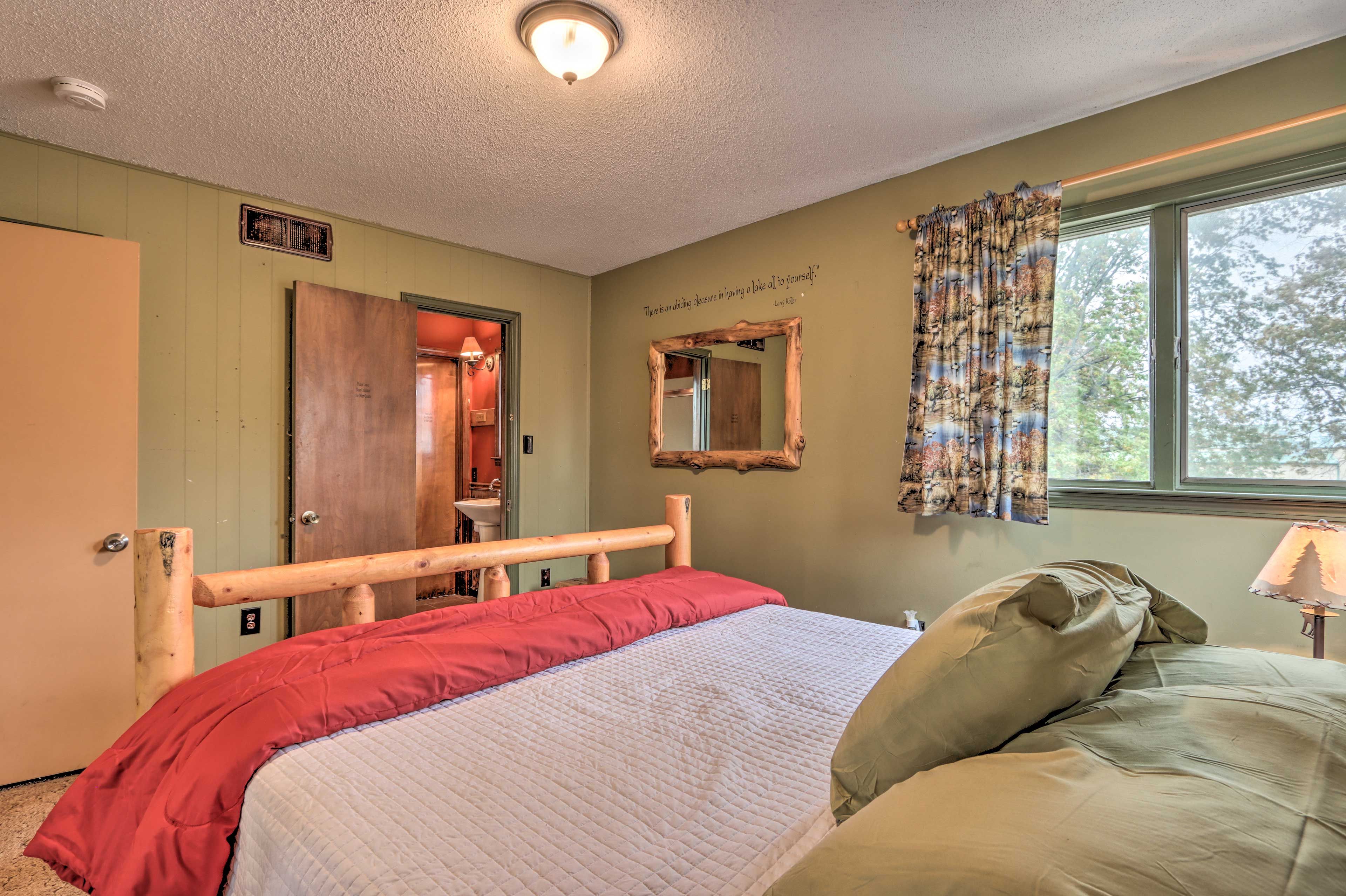 Bedroom 2 | En-Suite Bathroom