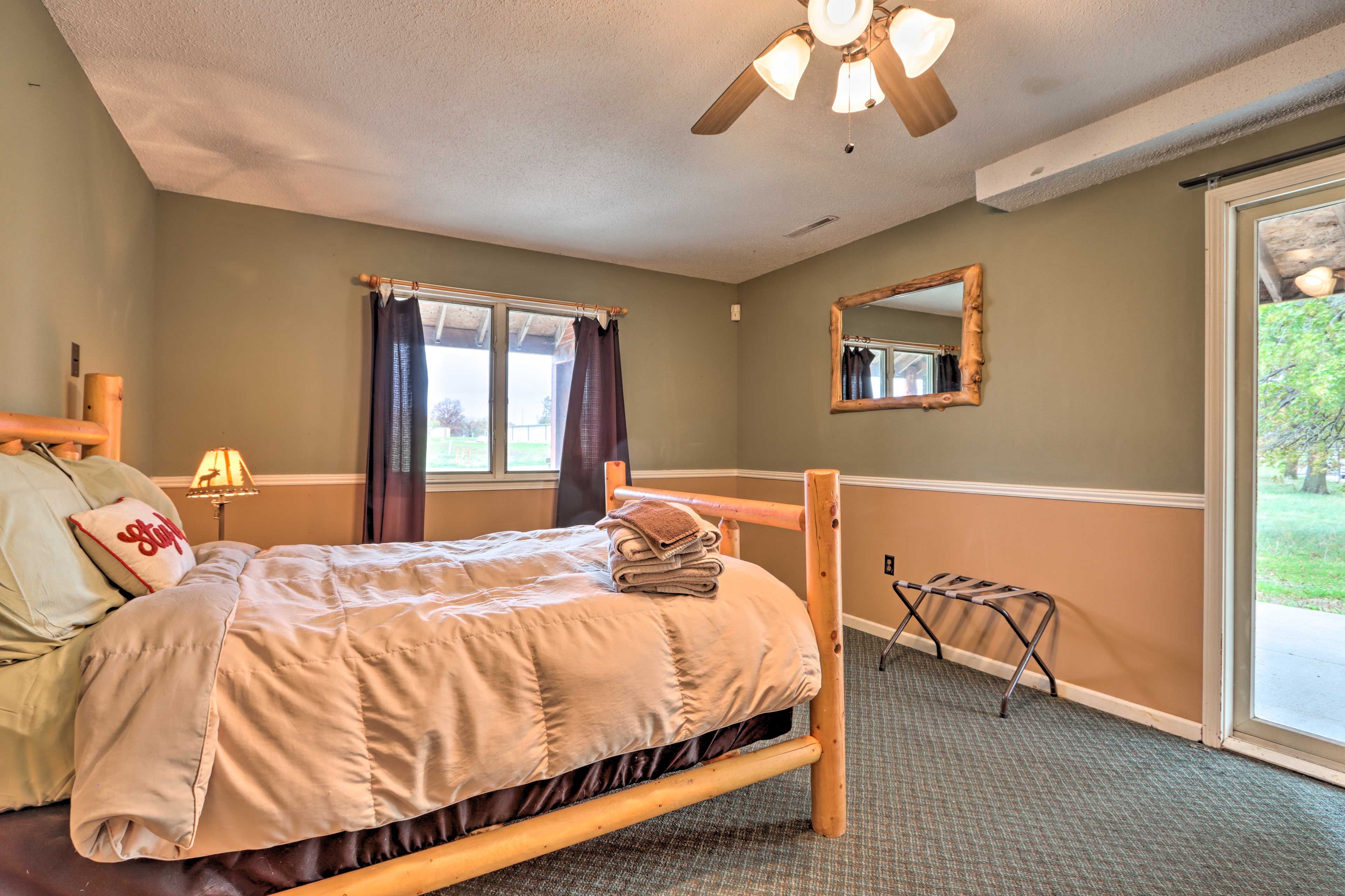 Bedroom 1 | Main Level | Queen Bed