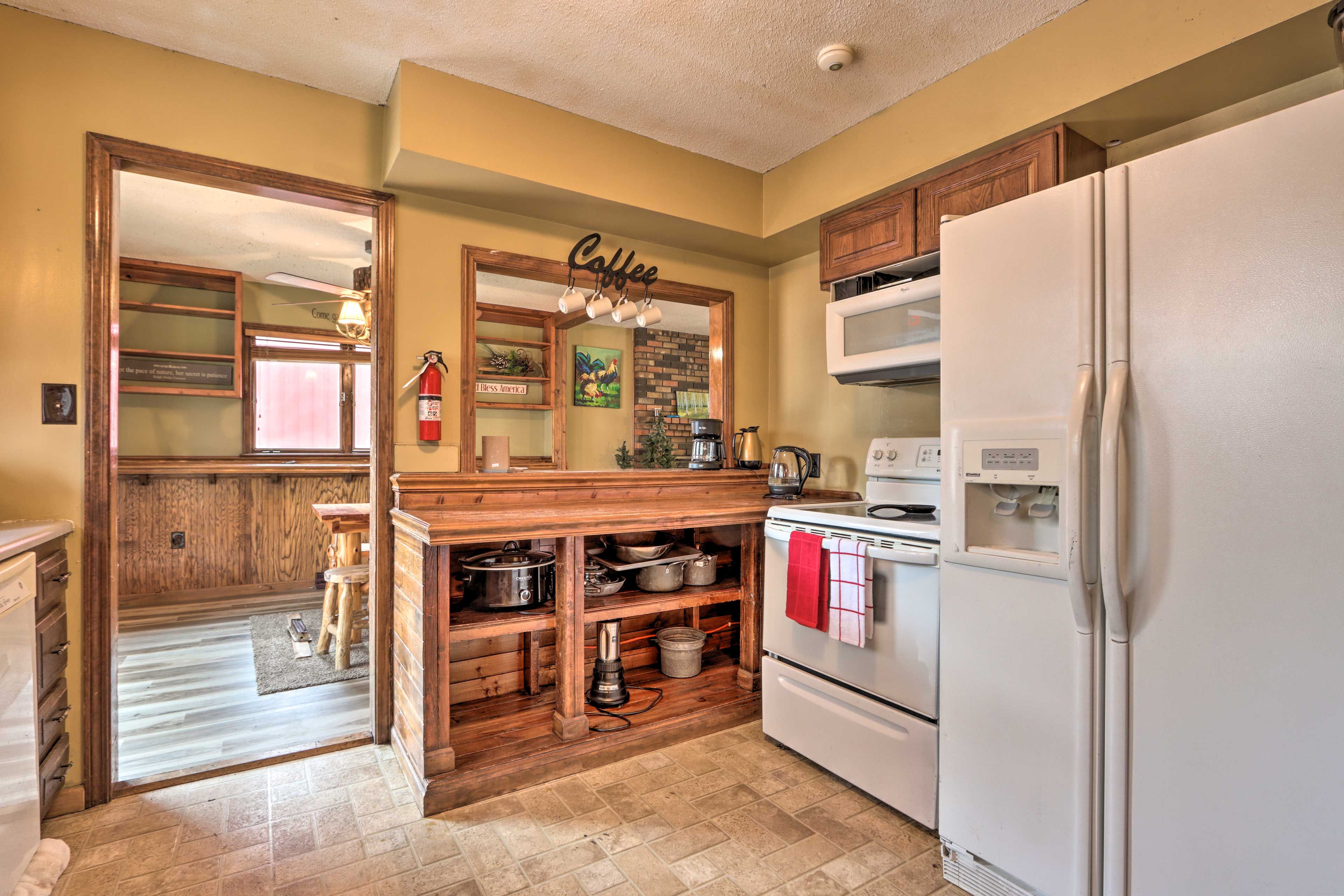 Kitchen | Drip Coffee Maker | Complimentary Spices