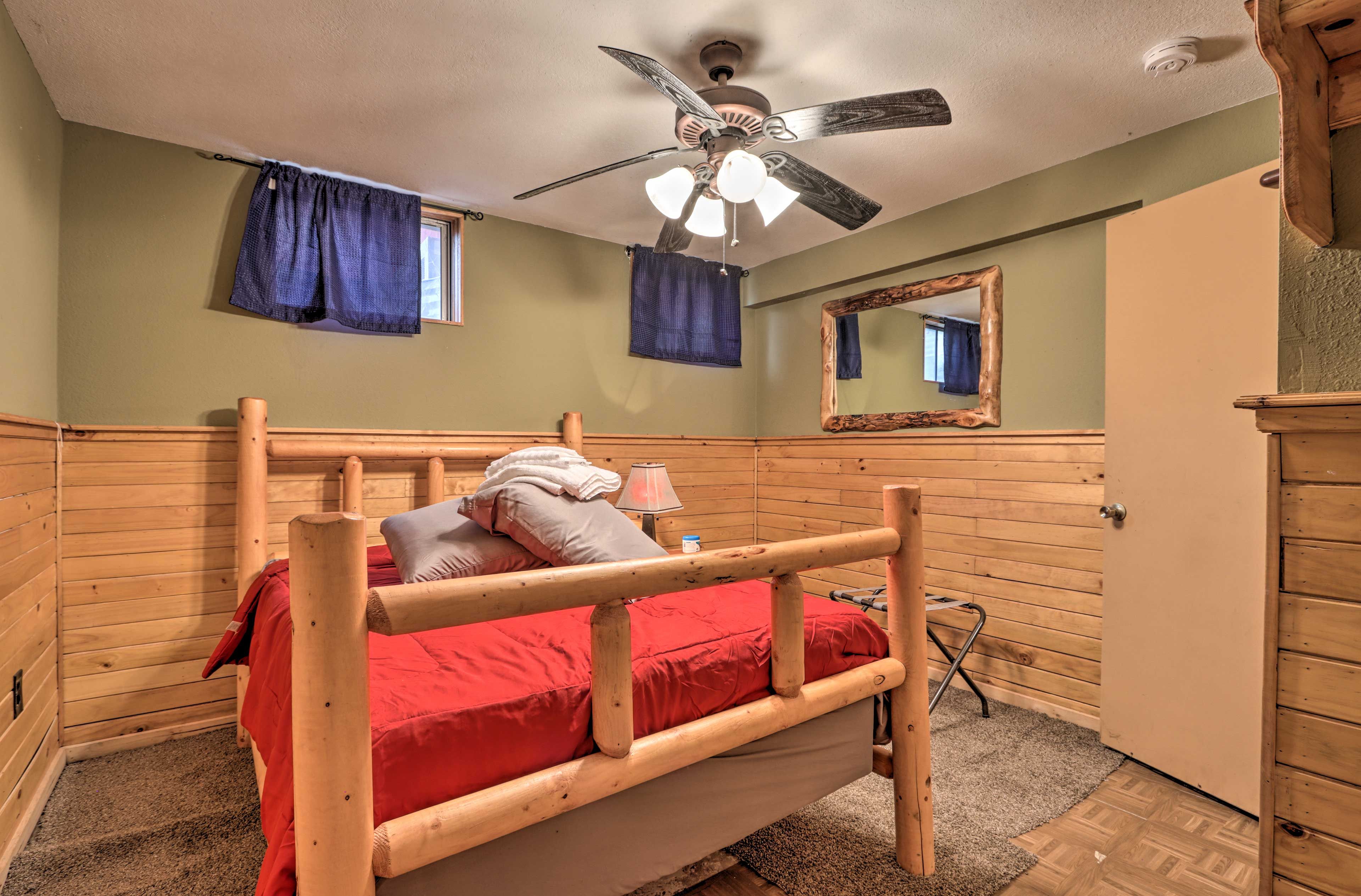 Bedroom 7 | Full Bed