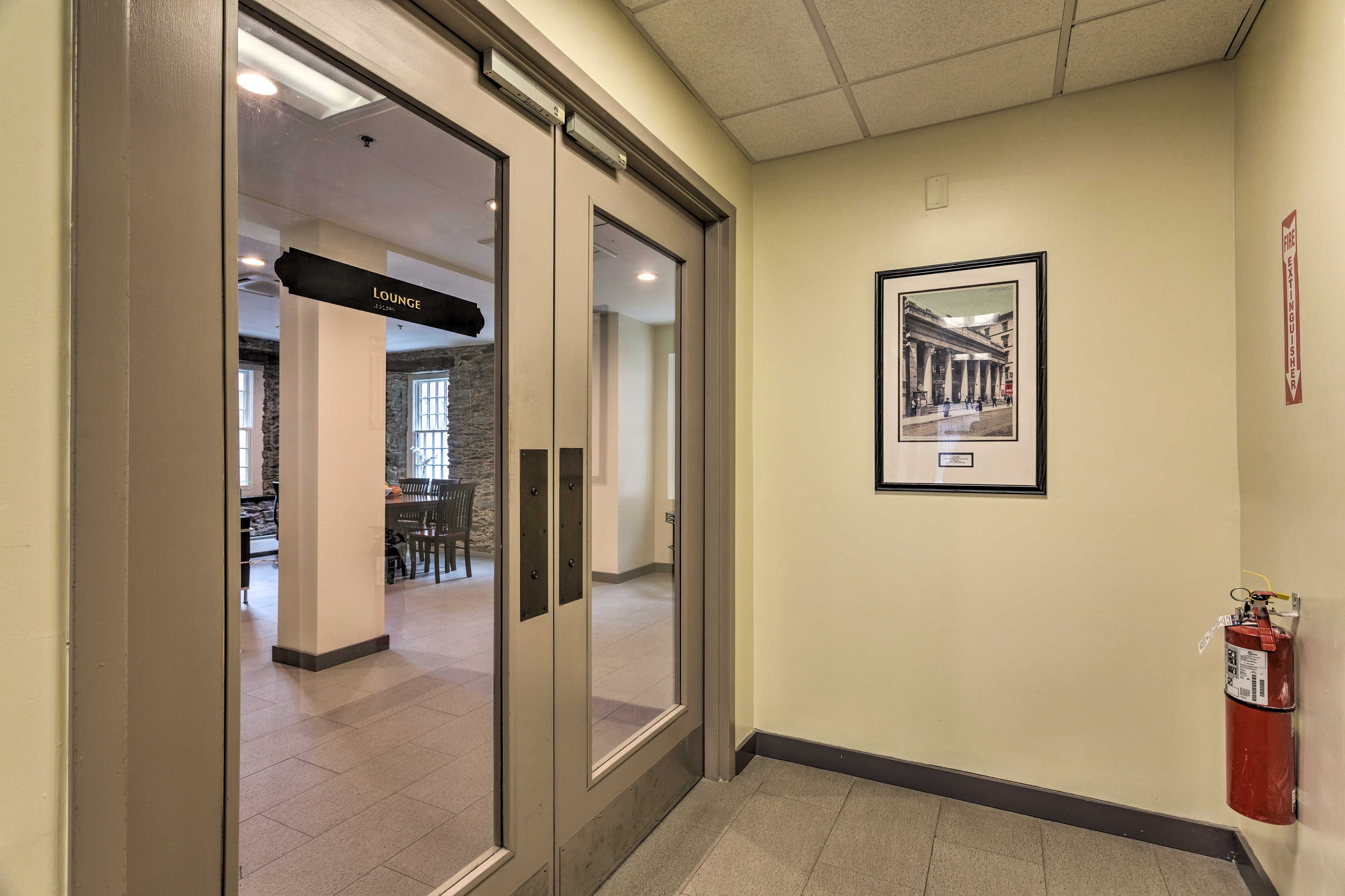 Community Amenities | Lounge Entrance