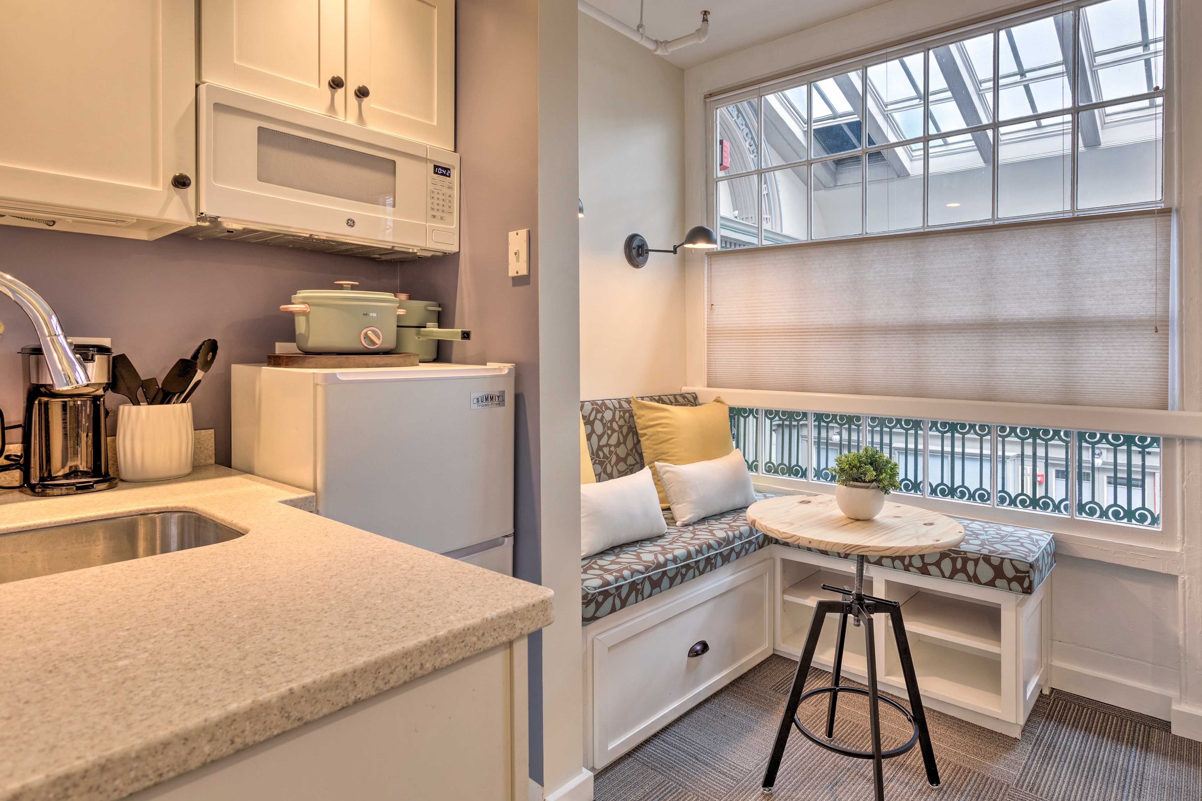 Kitchenette | Trash Bags | Paper Towels