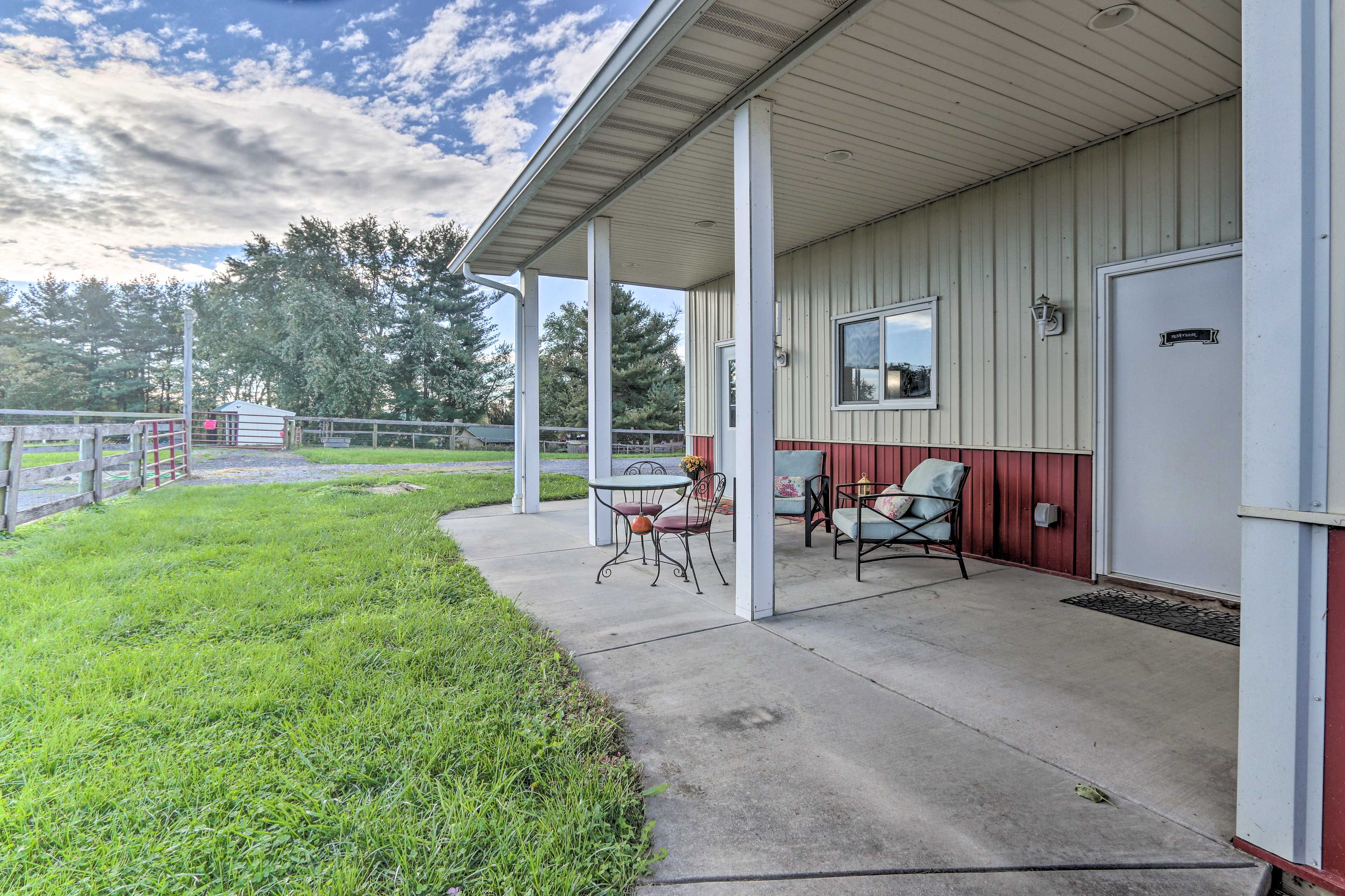 Private Covered Patio | Horse Views