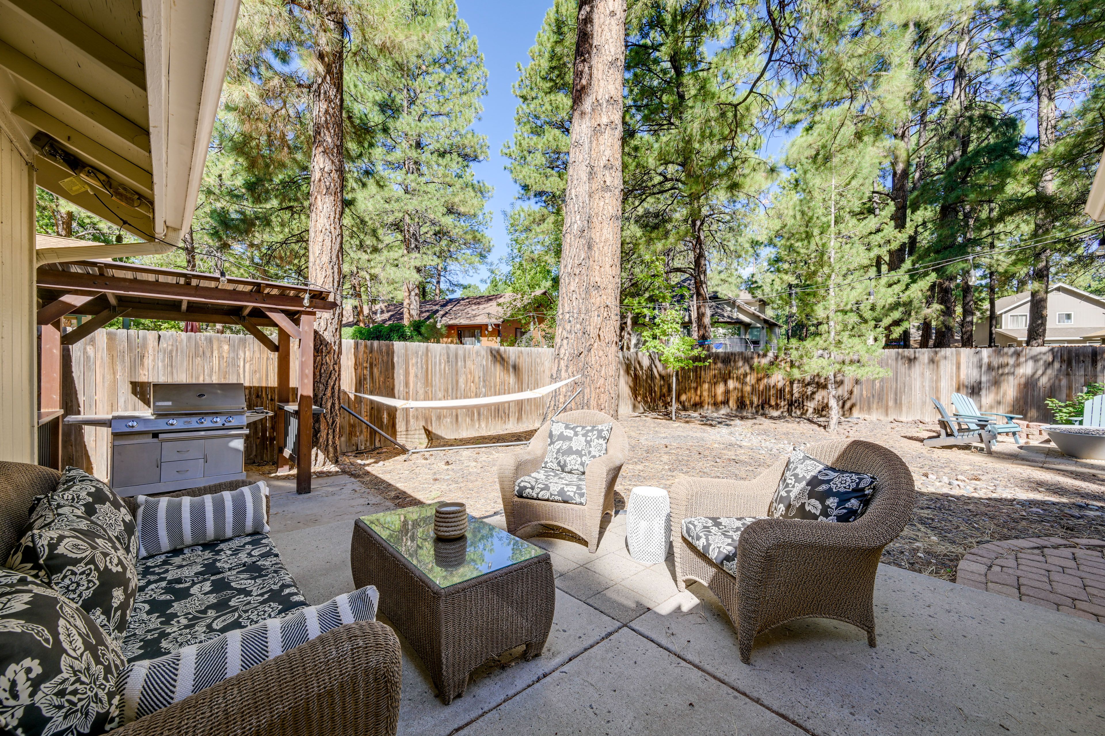Backyard | Fire Pit | Gas Grill