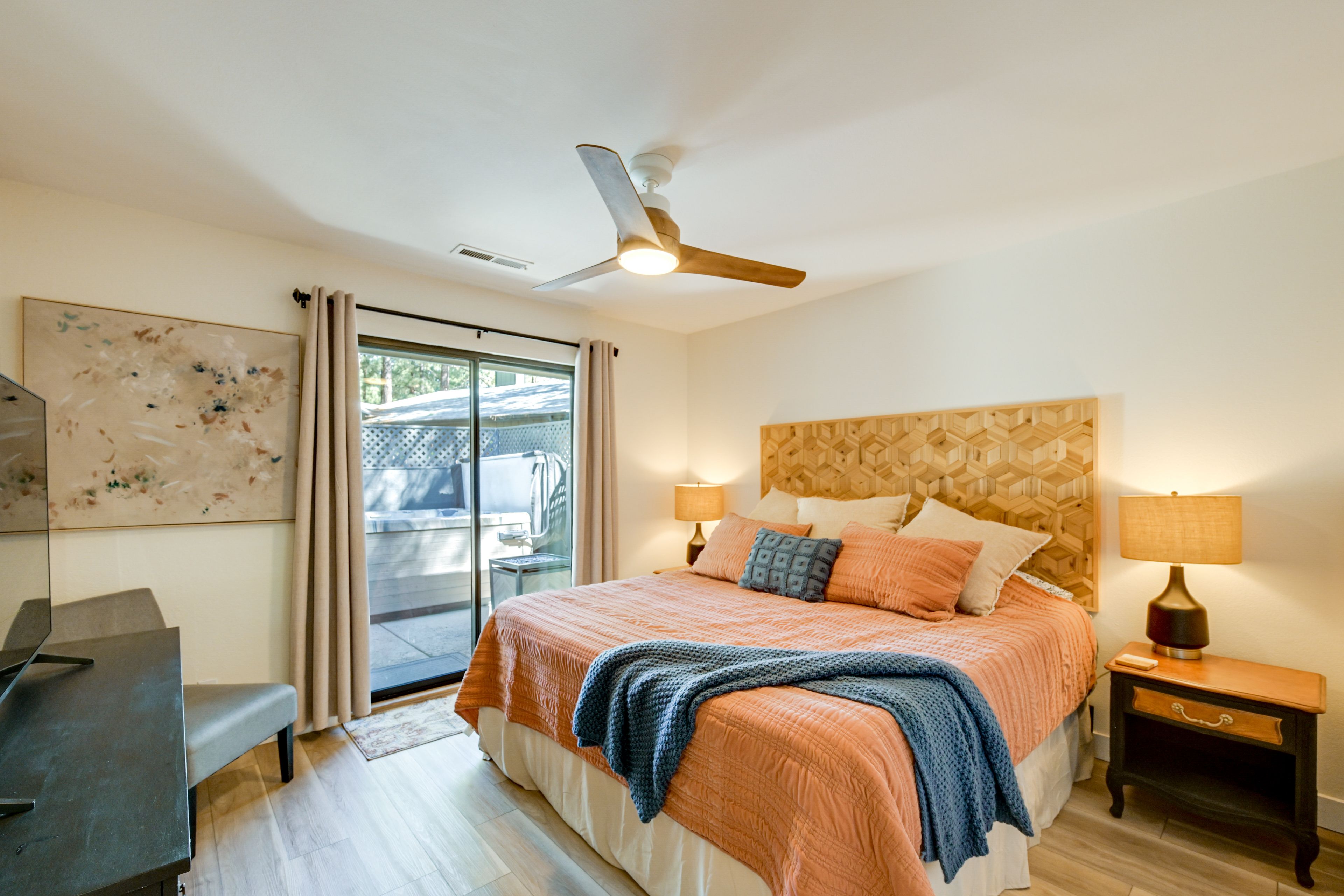 Bedroom 2 | King Bed
